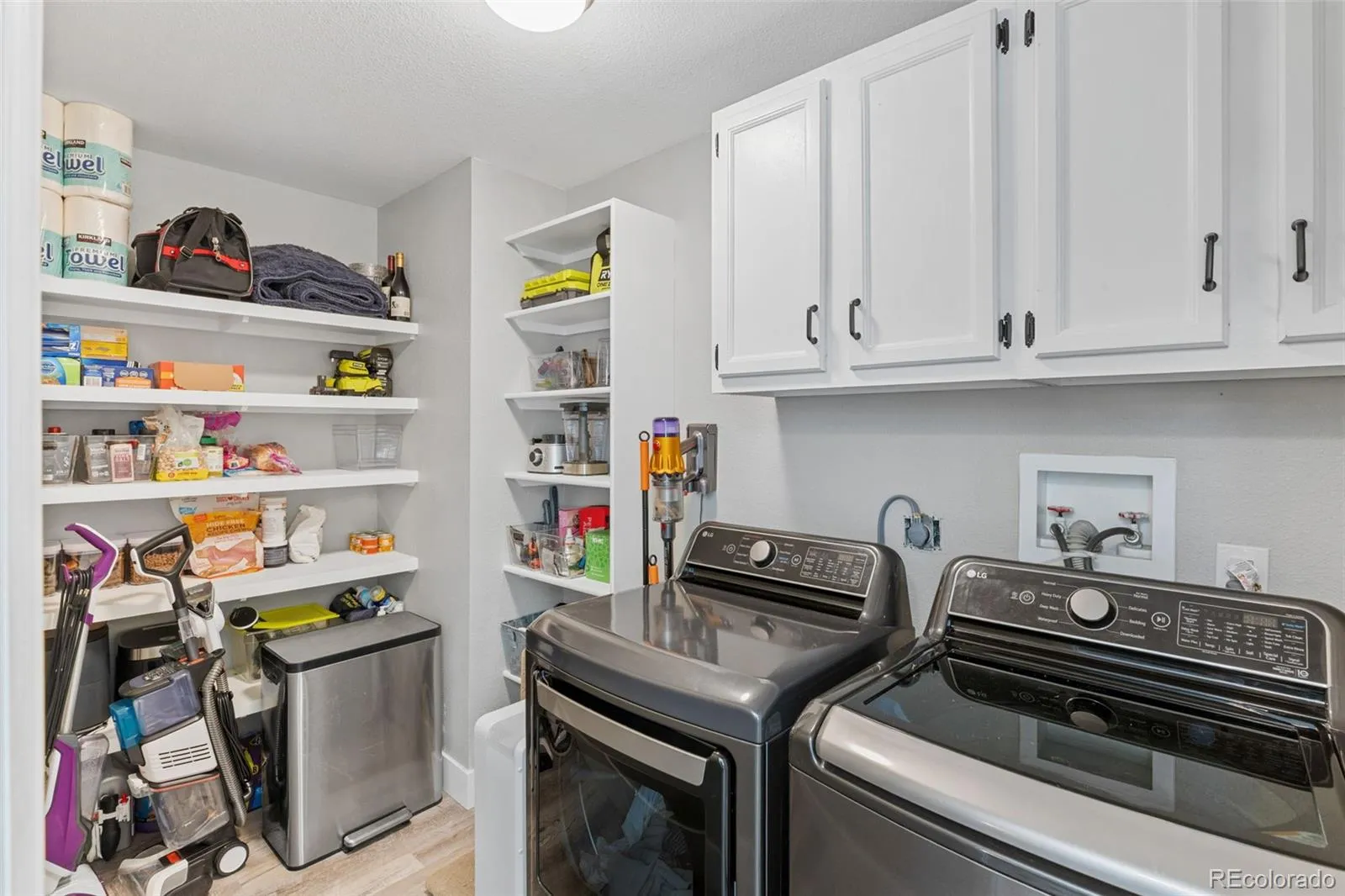 1460 W Alaska Place Denver CO 80223 MLS #REC3584144 05052026190851 1600 23