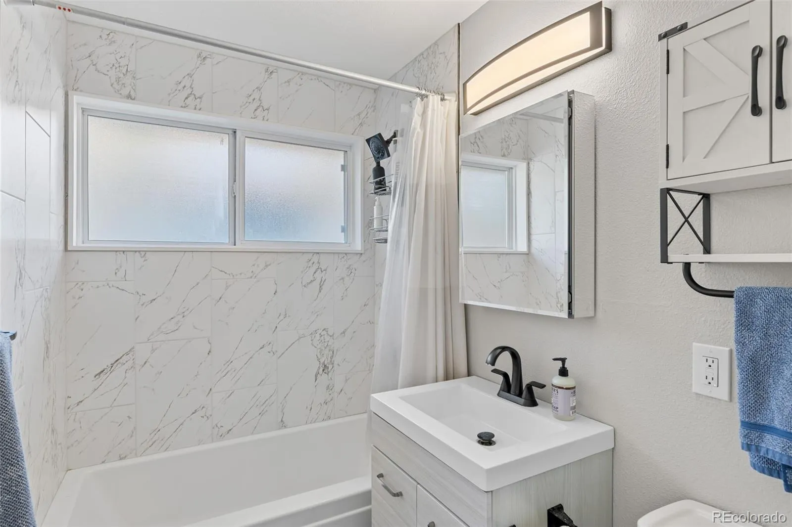 1460 W Alaska Place Denver CO 80223 MLS #REC3584144 05052026190851 1600 34