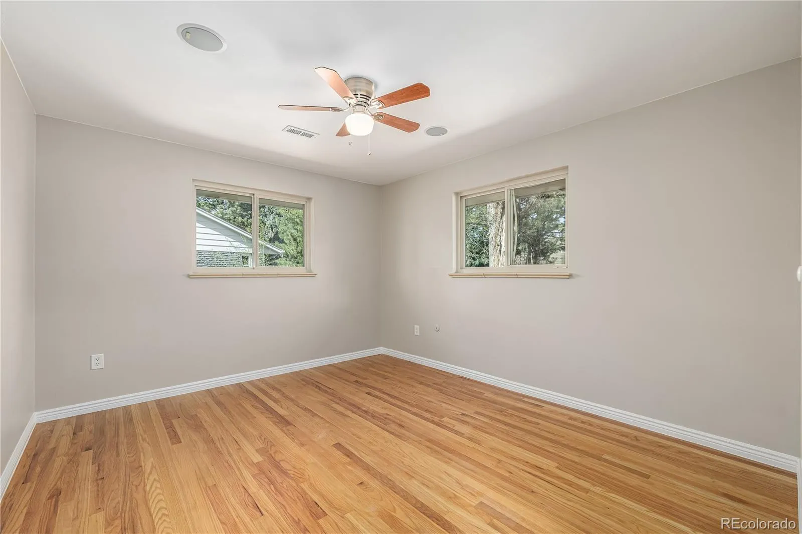 2540 S Jasmine Street Denver CO 80222 MLS #REC3585055 05152026211159 1600 38