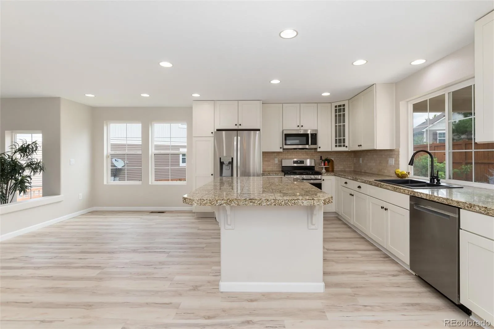 4068 Silver Swan Place Castle Rock CO 80109 | MLS #REC3585136 08292026020847 1600 11