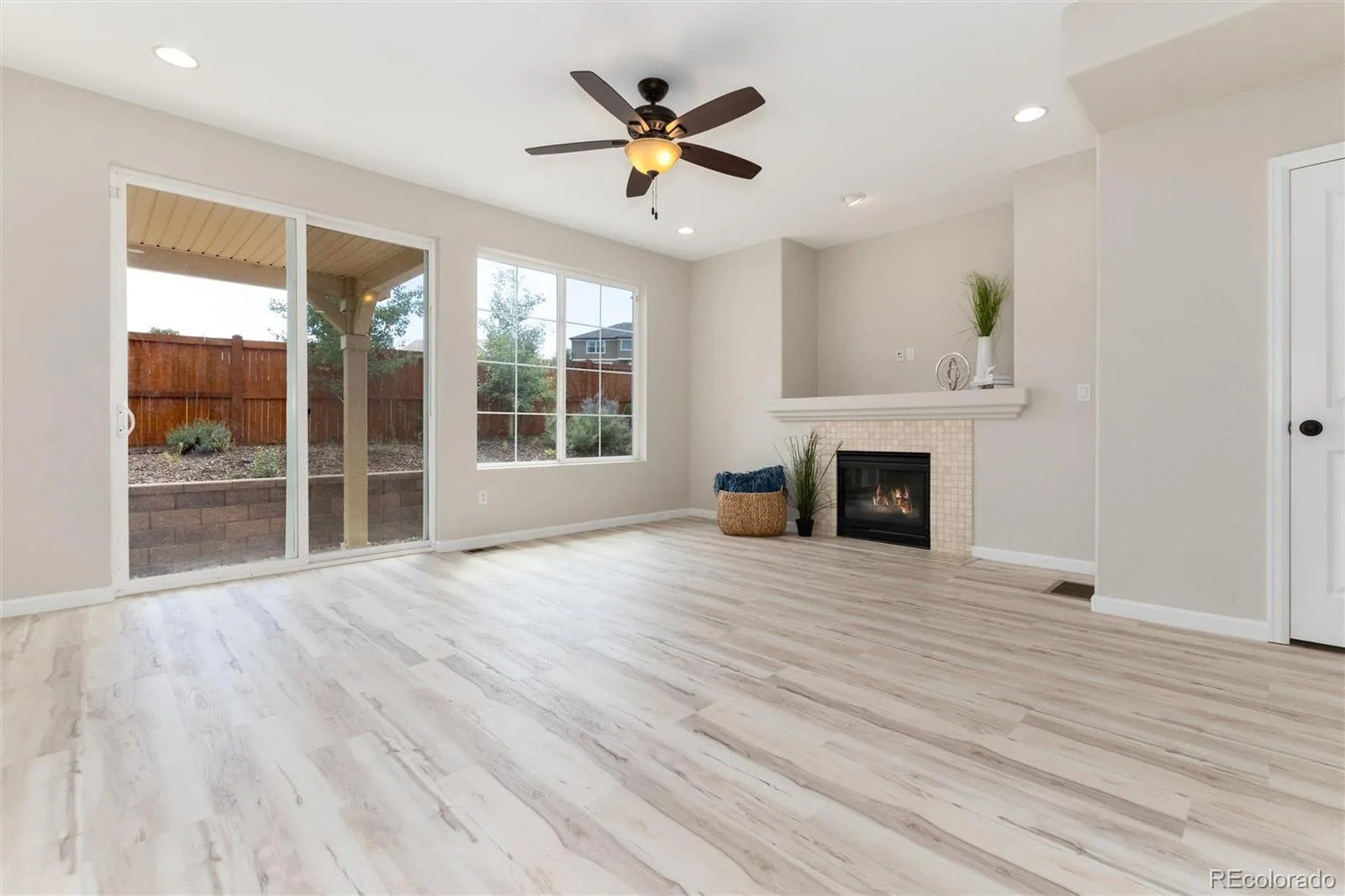 4068 Silver Swan Place Castle Rock CO 80109 | MLS #REC3585136 08292026020847 1600 16