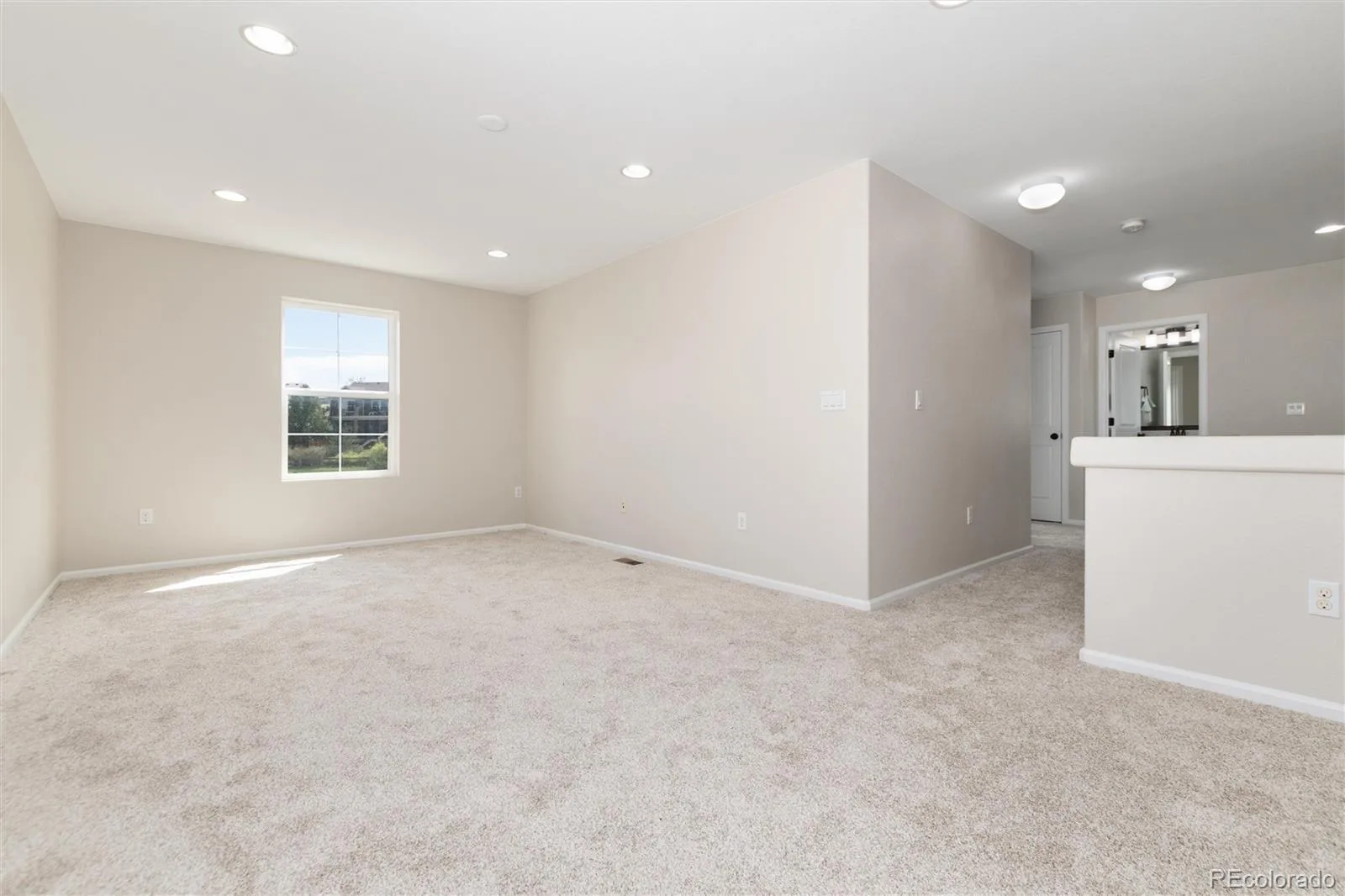 4068 Silver Swan Place Castle Rock CO 80109 | MLS #REC3585136 08292026020847 1600 28