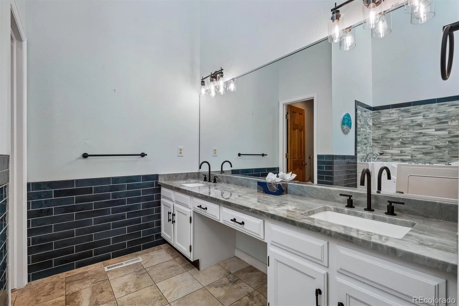 4282 S Fairplay Circle #A Aurora CO 80014 MLS #REC3585231 06192026233406 1600 15