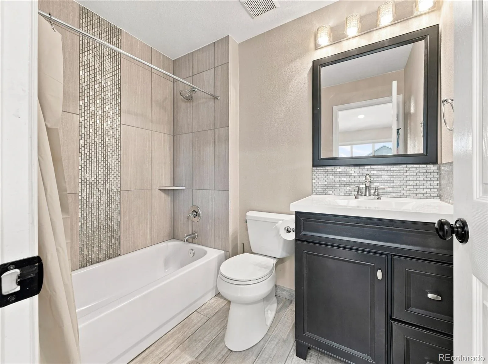 19580 E Fair Place Aurora CO 80016 | MLS #REC3589356 08212026232738 1600 36