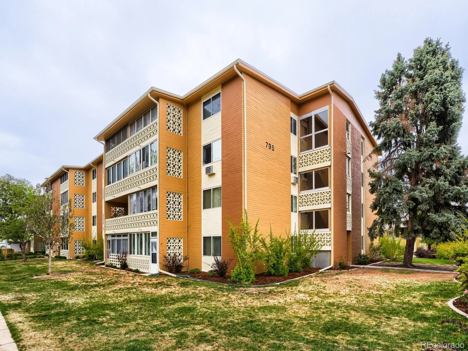 795 S Alton Way #8C Denver CO 80247 | MLS #REC3589412 08222026004103 1600 37