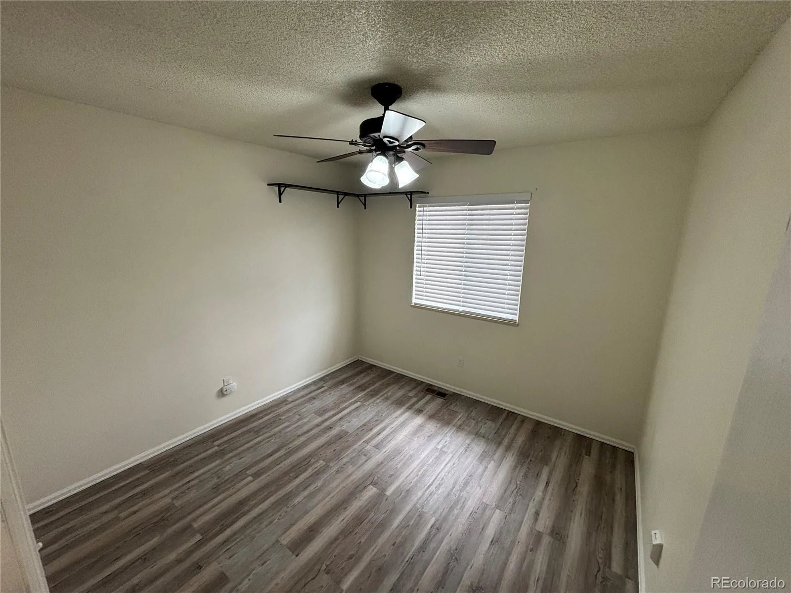 950 S Waco Way Aurora CO 80017 | MLS #REC3597263 08162026233732 1600 10