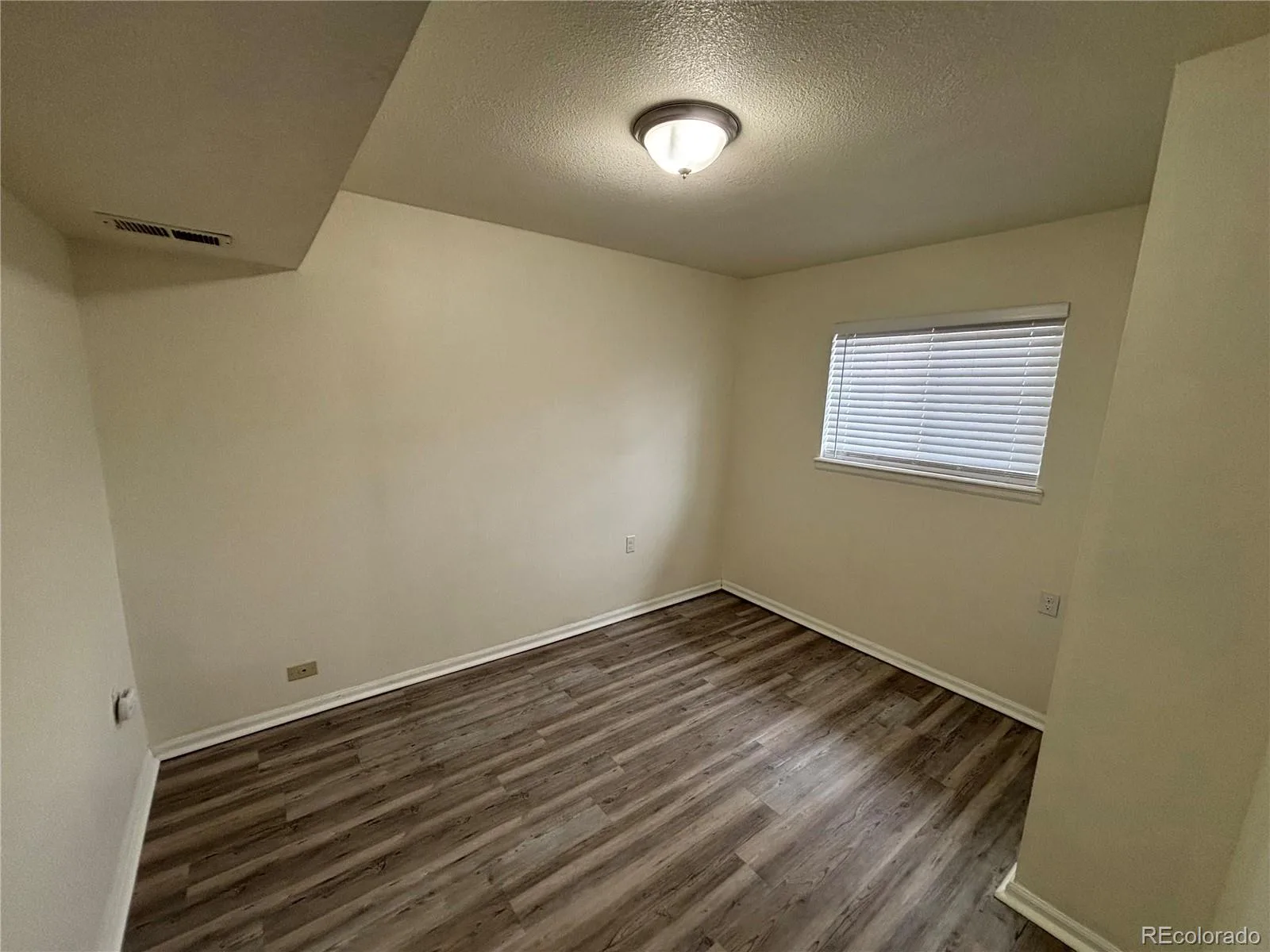 950 S Waco Way Aurora CO 80017 | MLS #REC3597263 08162026233732 1600 12