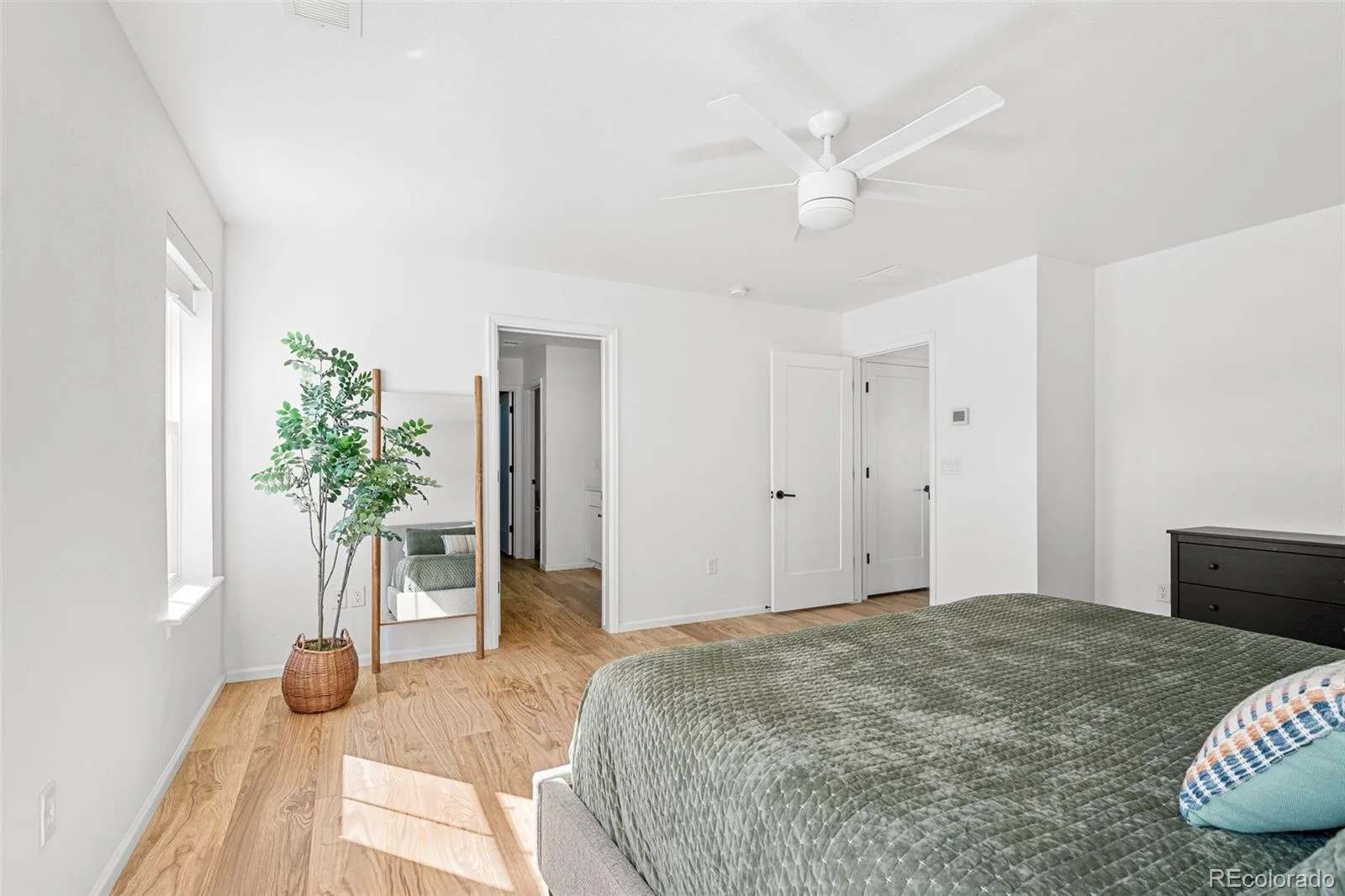 7281 S Vandriver Way Aurora CO 80016 | MLS #REC3603292 08152026194832 1600 21