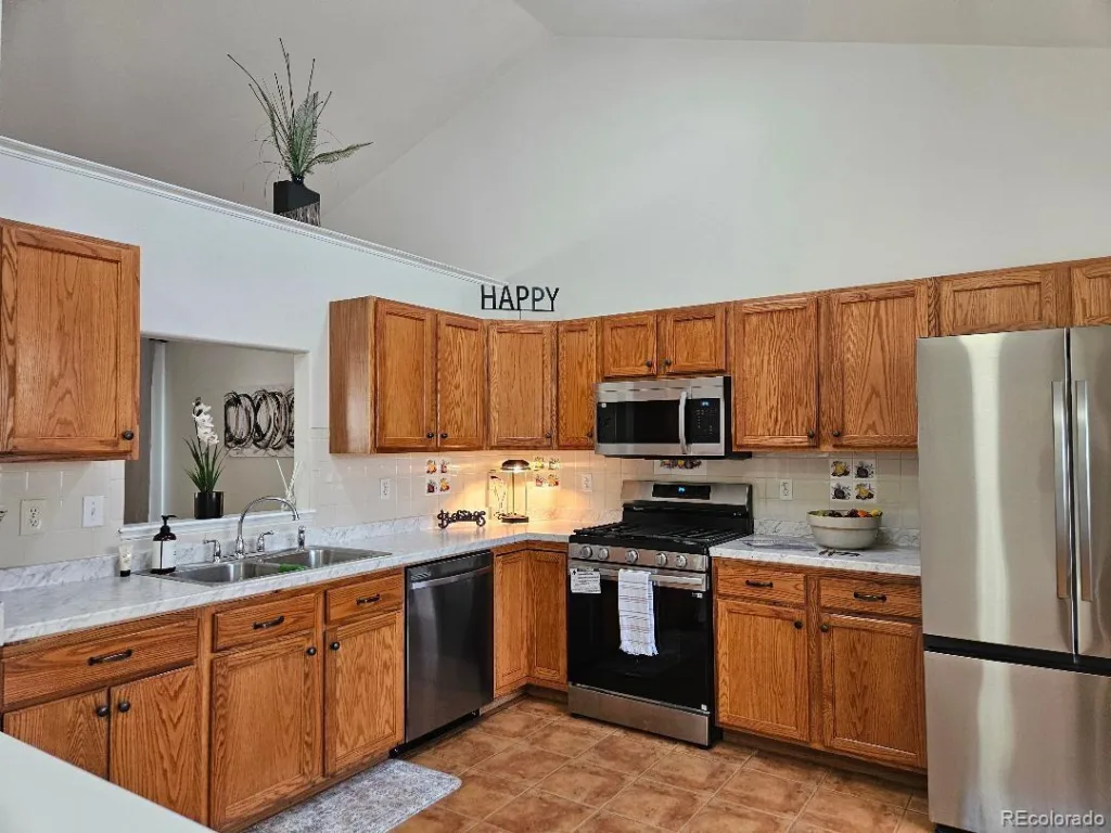 808 Idalia Street Aurora CO 80011 | MLS #REC3604895 09242026225119 1024 5