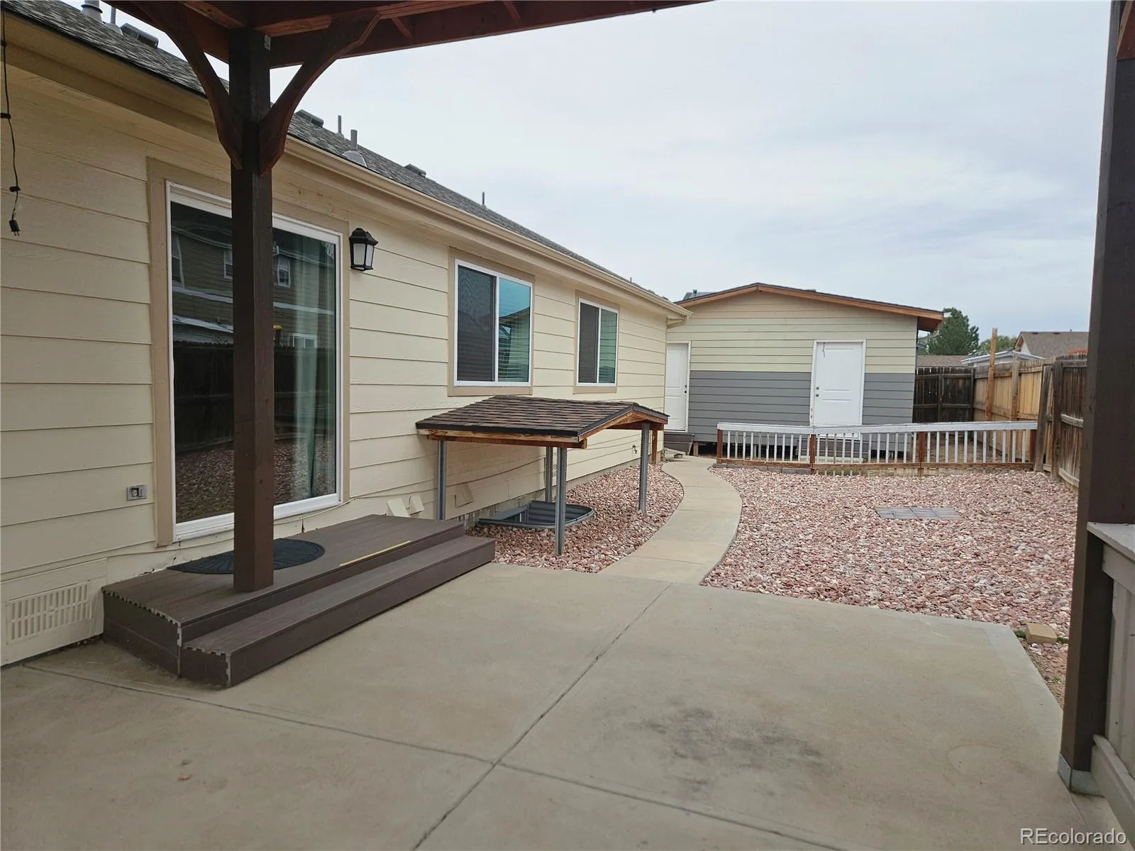 808 Idalia Street Aurora CO 80011 | MLS #REC3604895 09242026225119 1600 19
