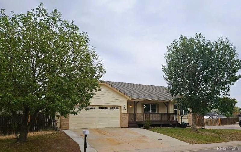 808 Idalia Street Aurora CO 80011 | MLS #REC3604895 MLS #REC3604895 image #0