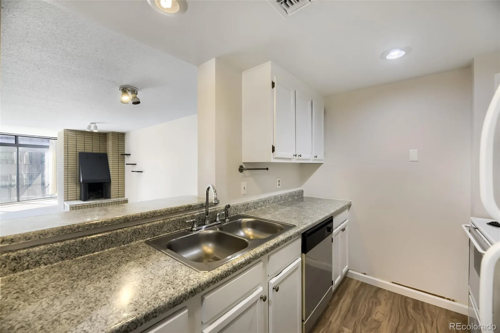 1777 Larimer Street #2105 Denver CO 80202 MLS #REC3607395 07132026051519 1600 5
