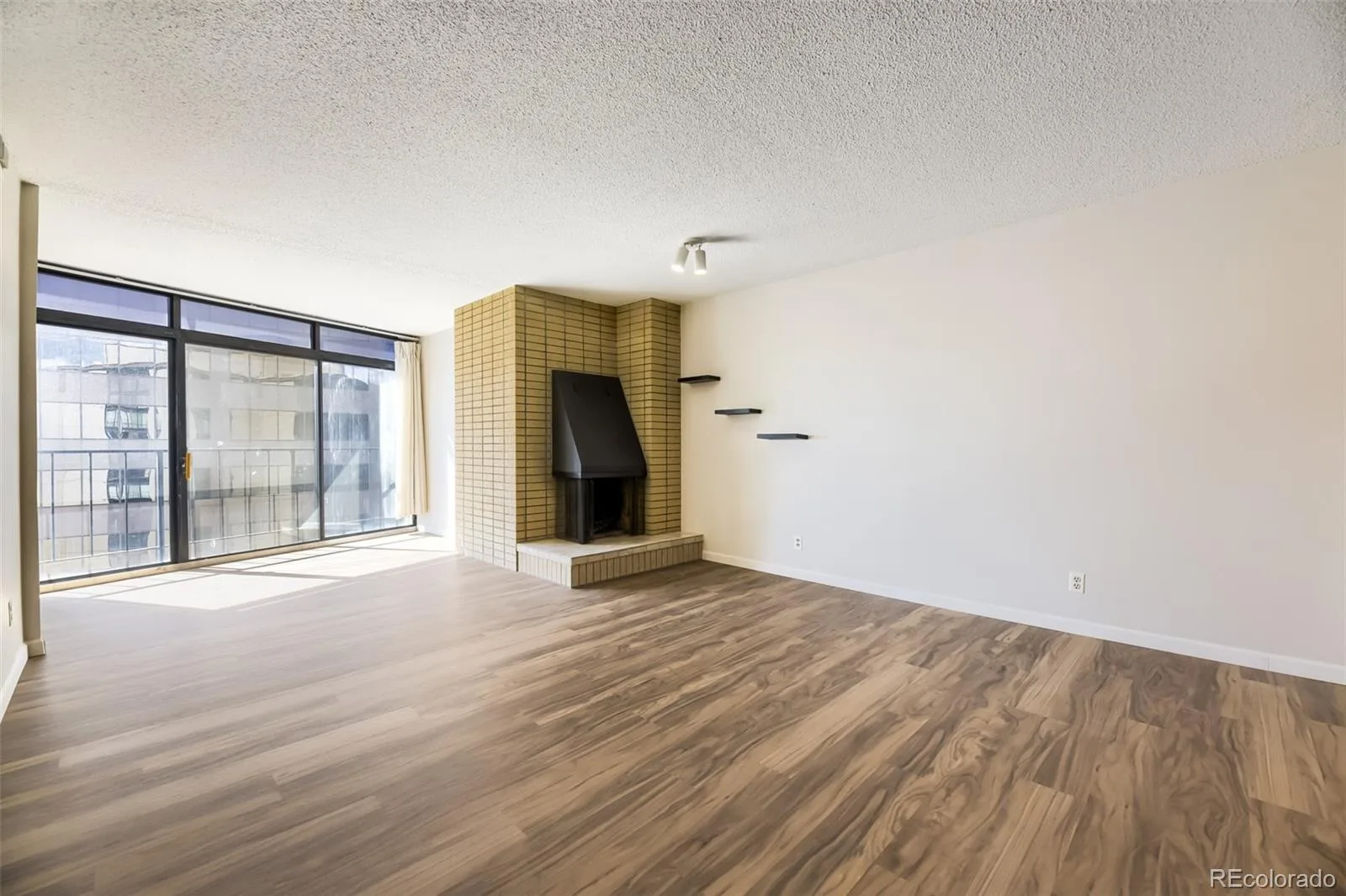 1777 Larimer Street #2105 Denver CO 80202 MLS #REC3607395 07132026051519 1600 9