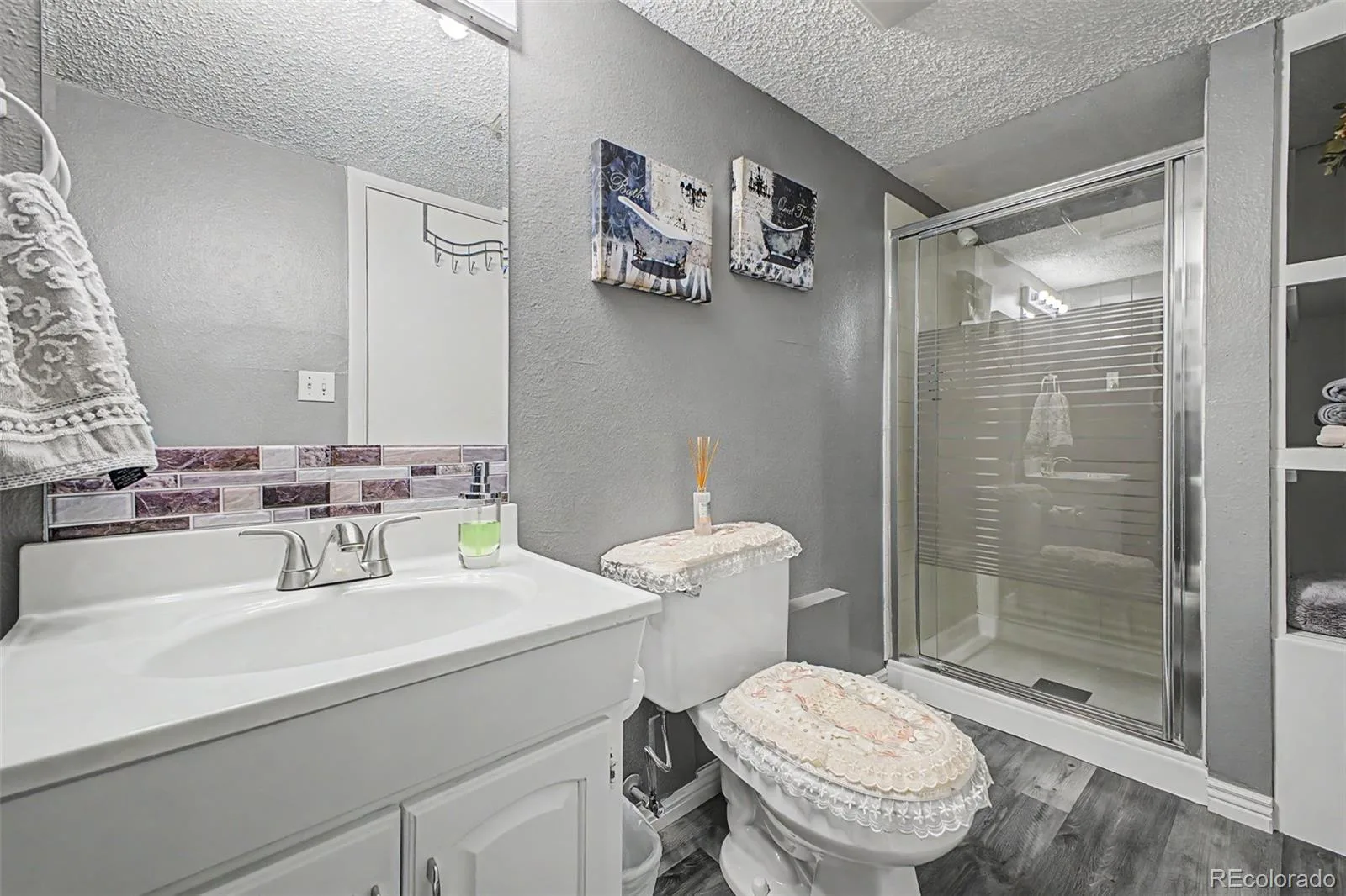 5868 W Asbury Place Lakewood CO 80227 | MLS #REC3609720 08012026165538 1600 22