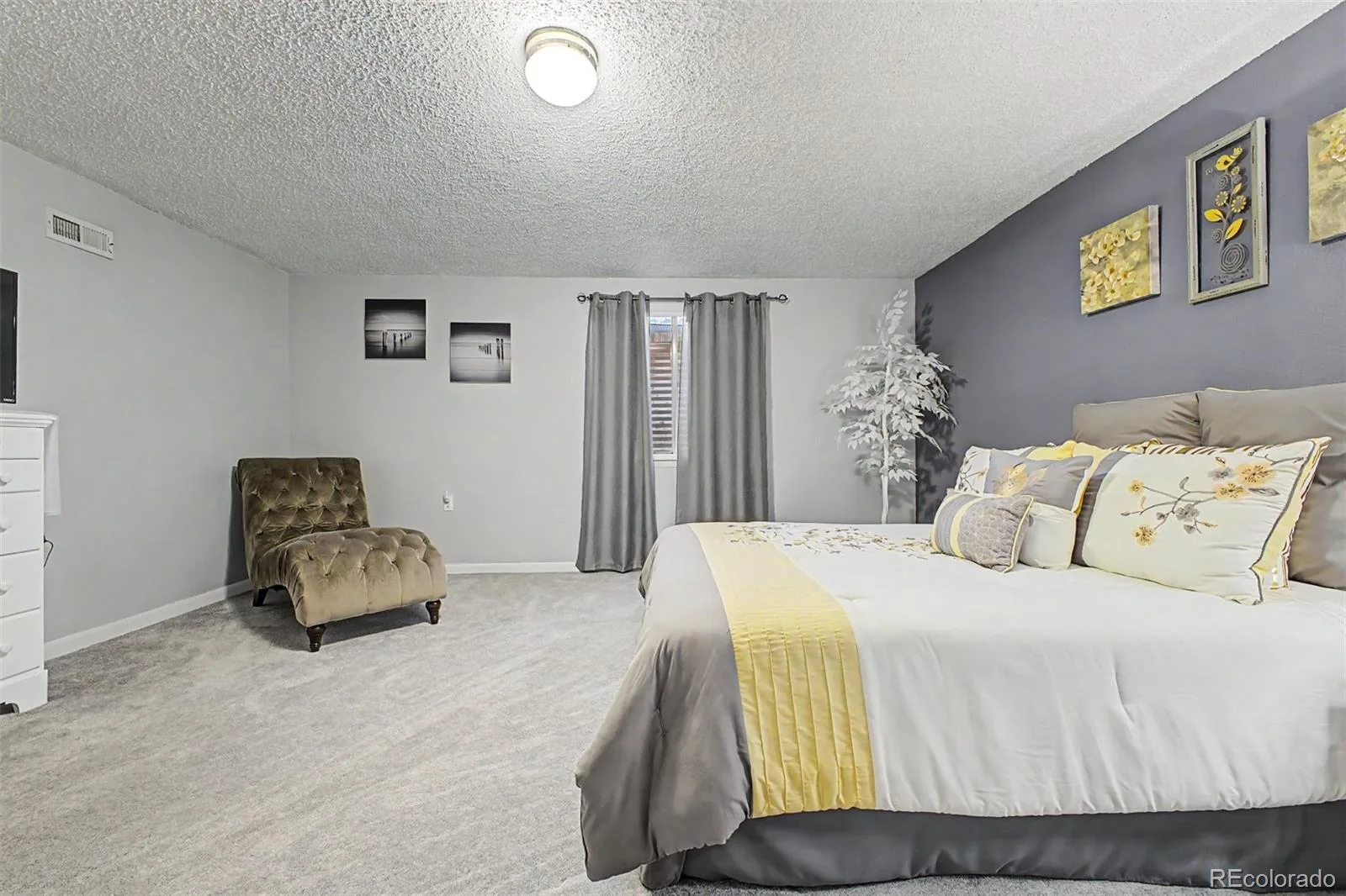 5868 W Asbury Place Lakewood CO 80227 | MLS #REC3609720 08012026165538 1600 24