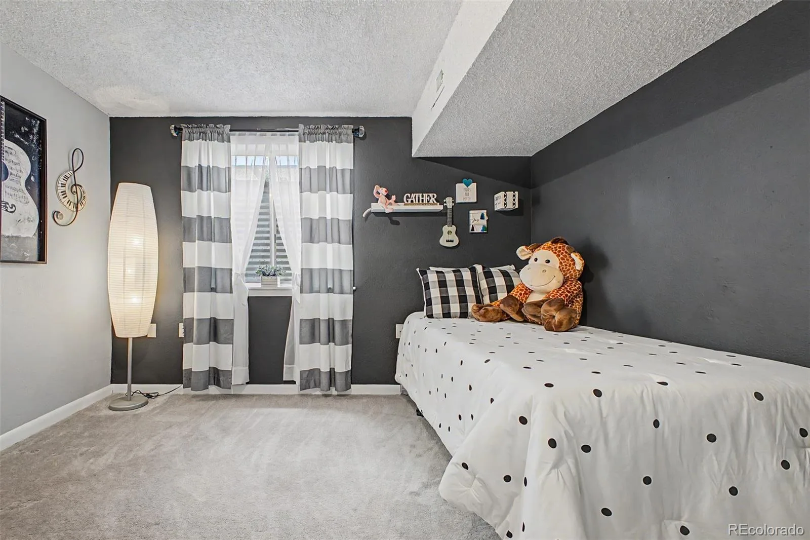 5868 W Asbury Place Lakewood CO 80227 | MLS #REC3609720 08012026165538 1600 26