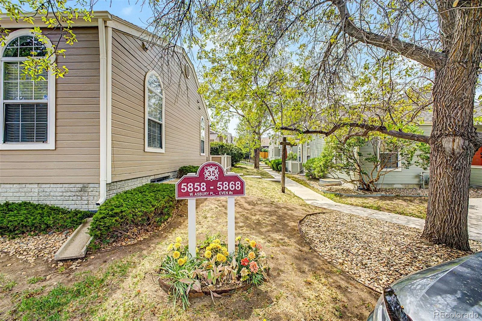 5868 W Asbury Place Lakewood CO 80227 | MLS #REC3609720 08012026165538 1600 3