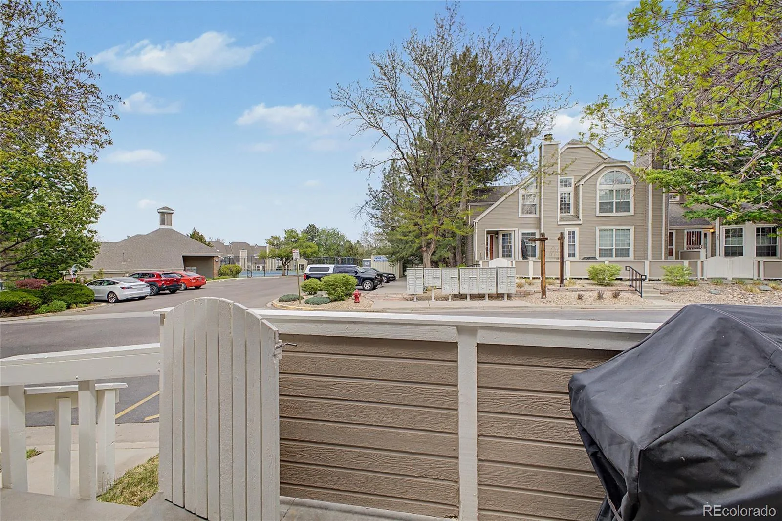 5868 W Asbury Place Lakewood CO 80227 | MLS #REC3609720 08012026165538 1600 35