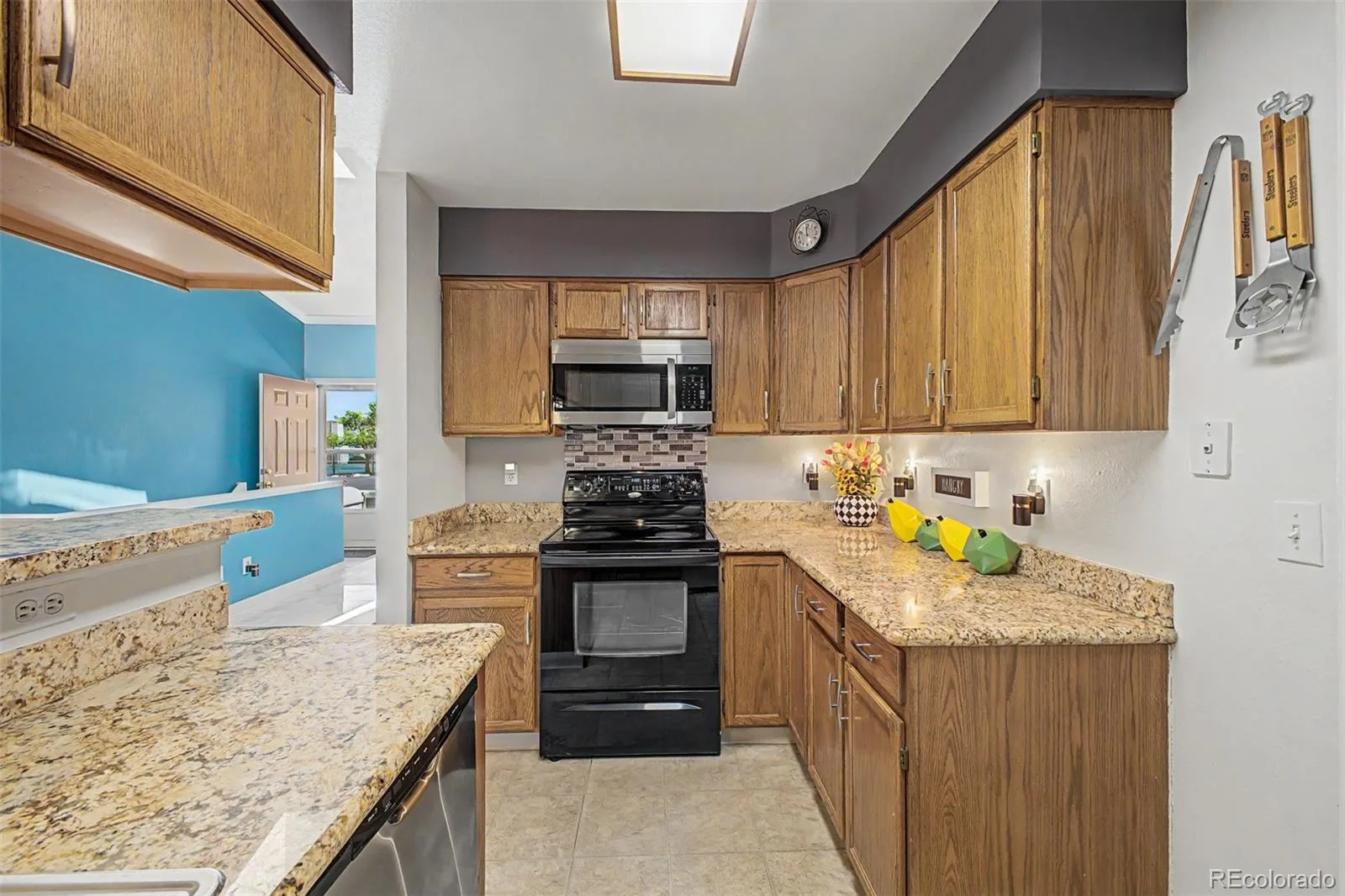 5868 W Asbury Place Lakewood CO 80227 | MLS #REC3609720 08012026165538 1600 7