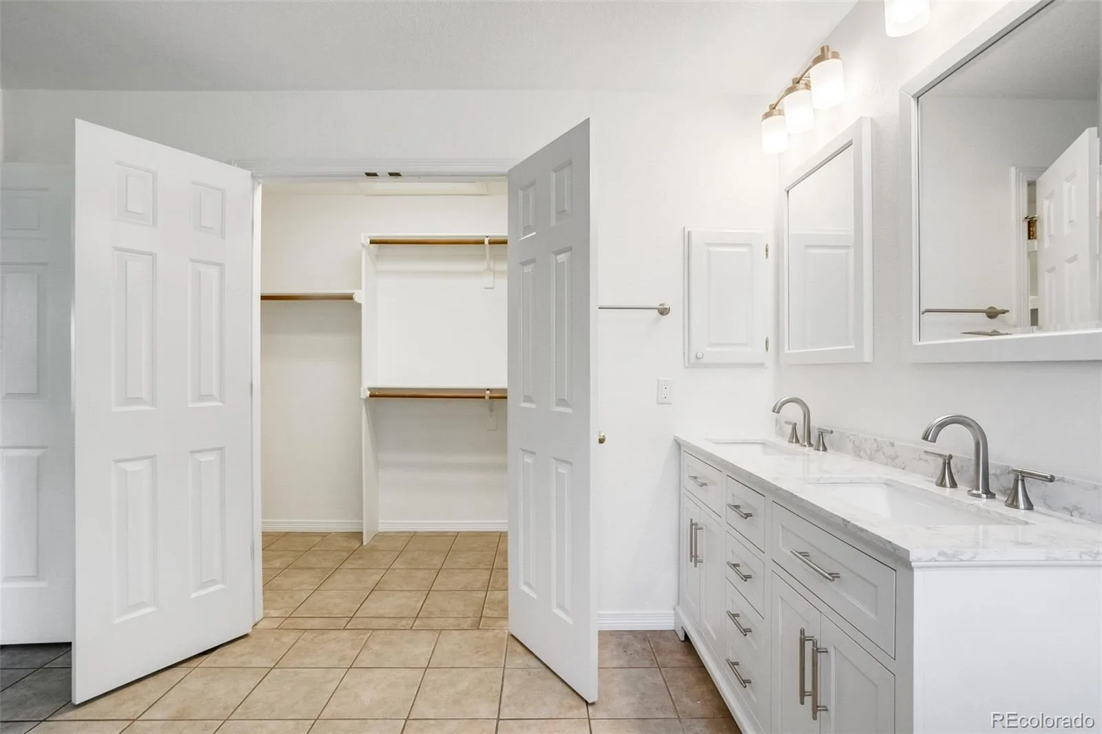 9633 E Caley Circle Englewood CO 80111 MLS #REC3611677 06242026230133 1600 30