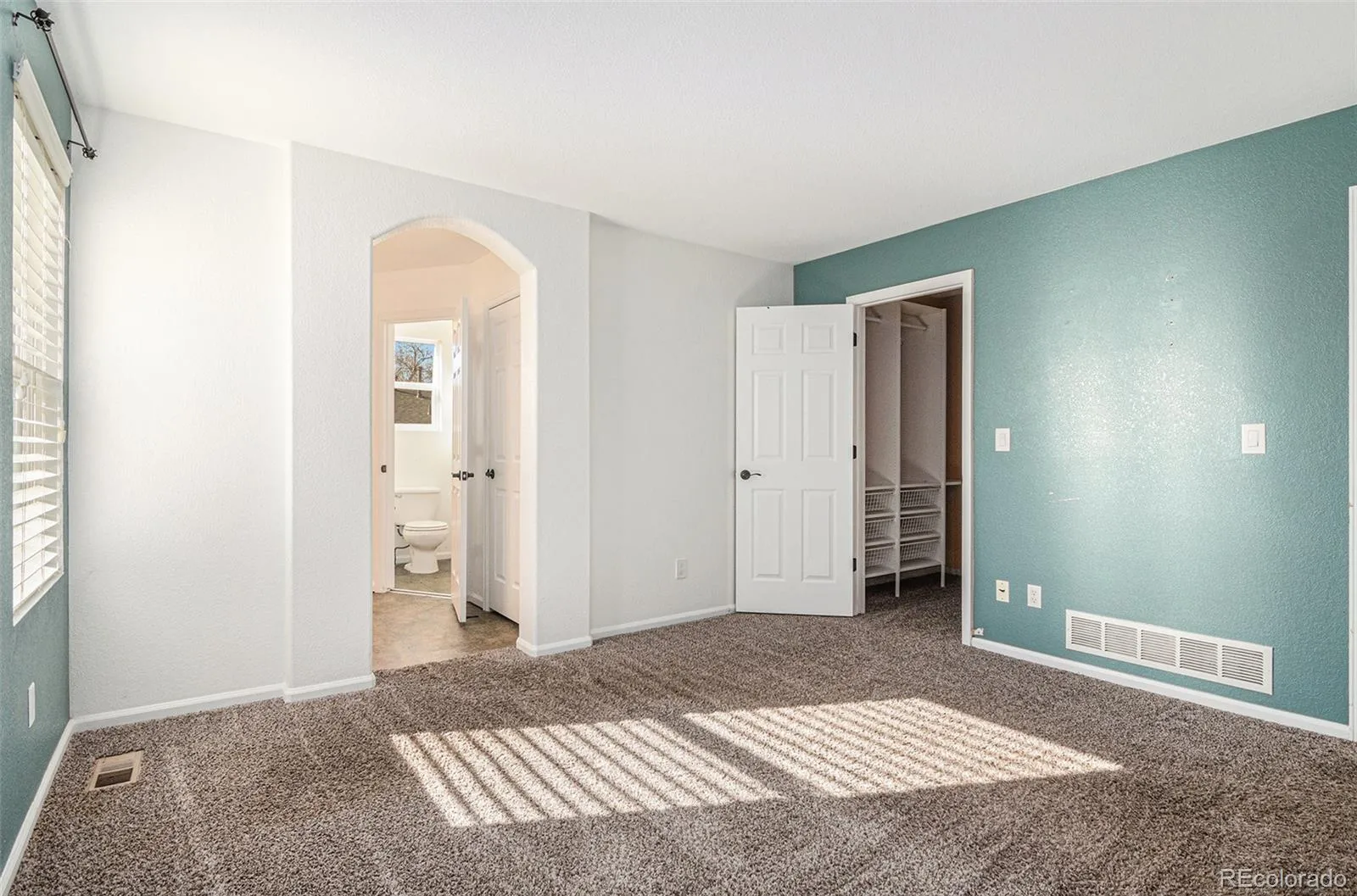 04032026225040 1600 16