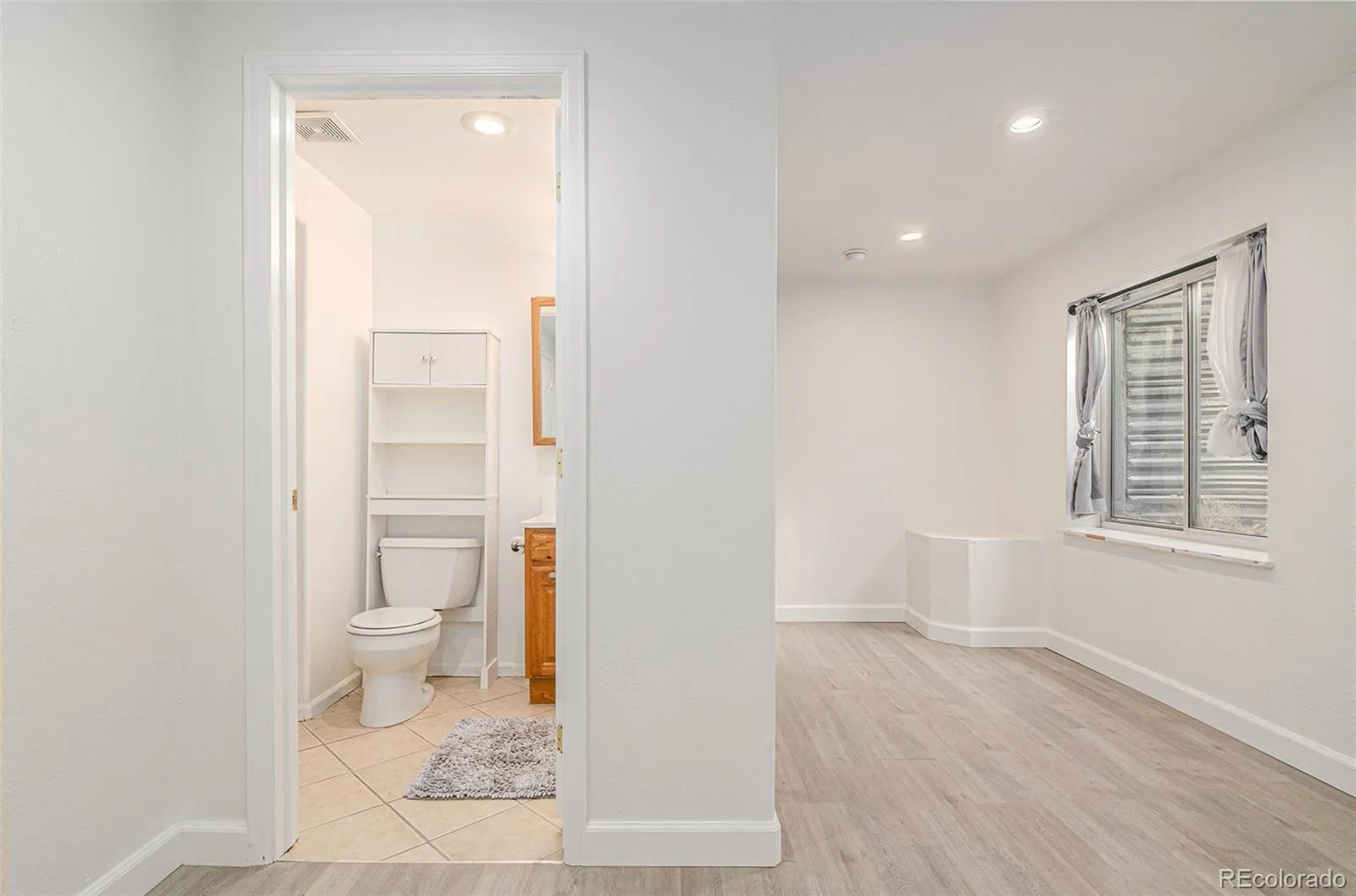 04032026225040 1600 27