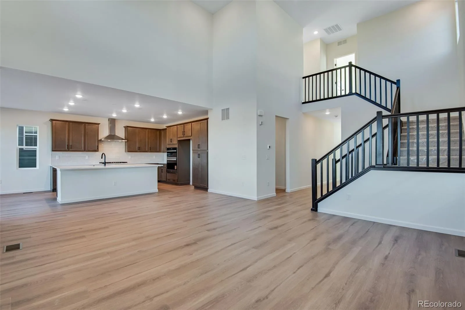 8556 Eckley Street Littleton CO 80125 | MLS #REC3613674 06092026011257 1600 18
