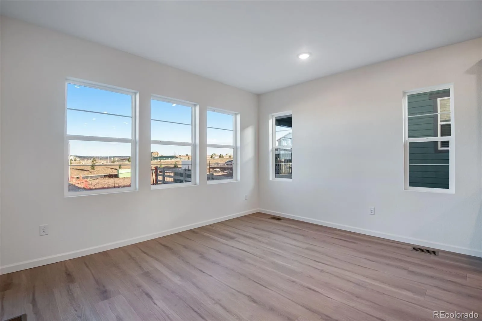 8556 Eckley Street Littleton CO 80125 | MLS #REC3613674 06092026011257 1600 30
