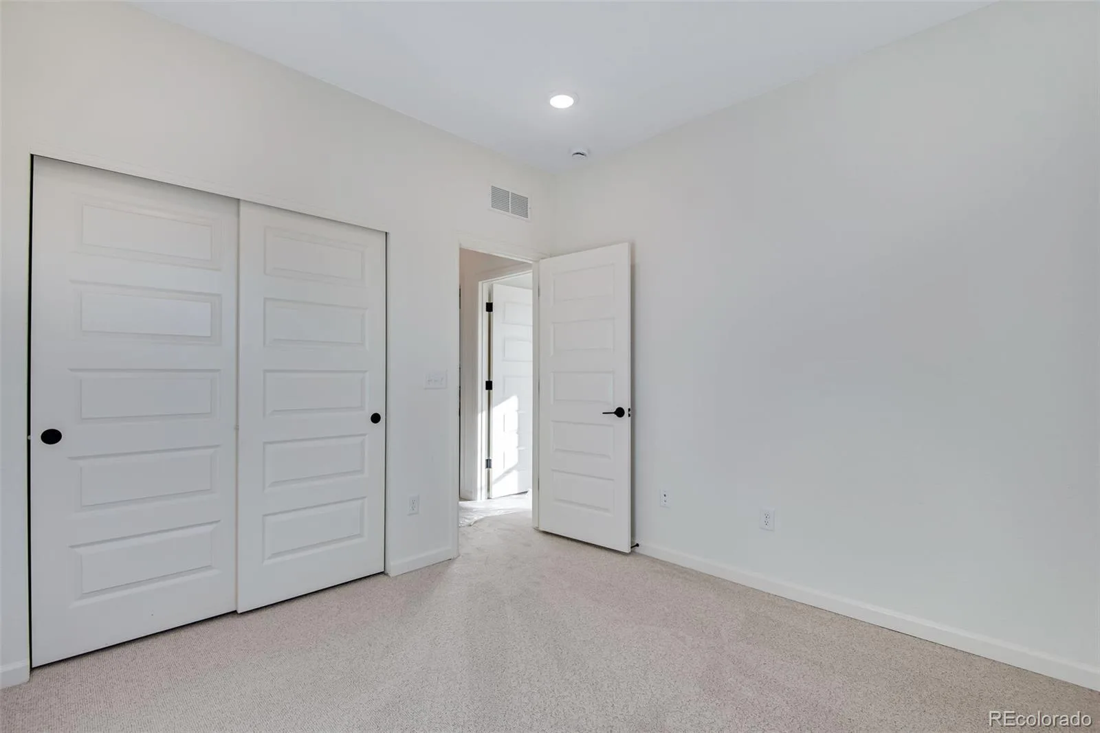 8556 Eckley Street Littleton CO 80125 | MLS #REC3613674 06092026011257 1600 37