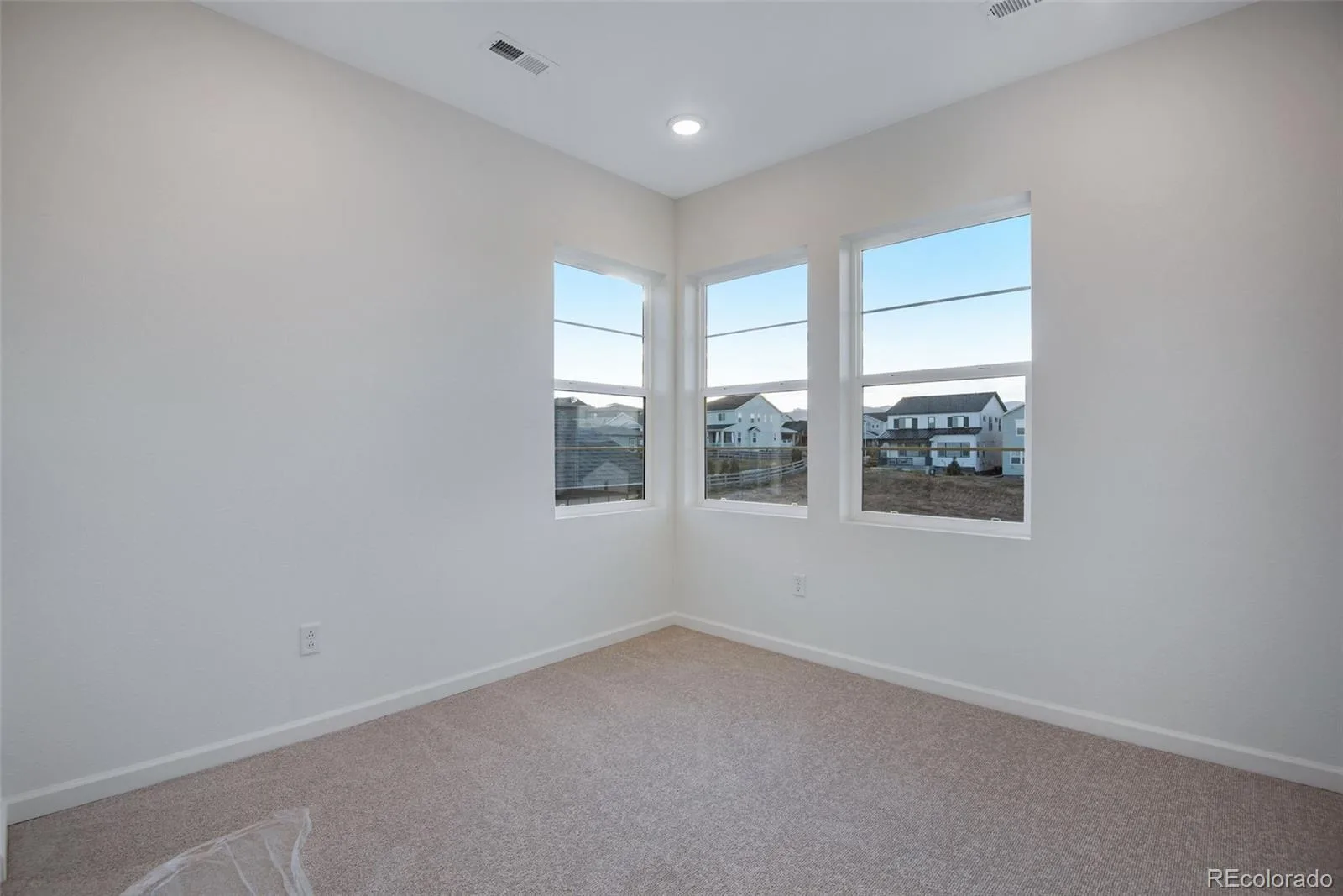 8556 Eckley Street Littleton CO 80125 | MLS #REC3613674 06092026011257 1600 38