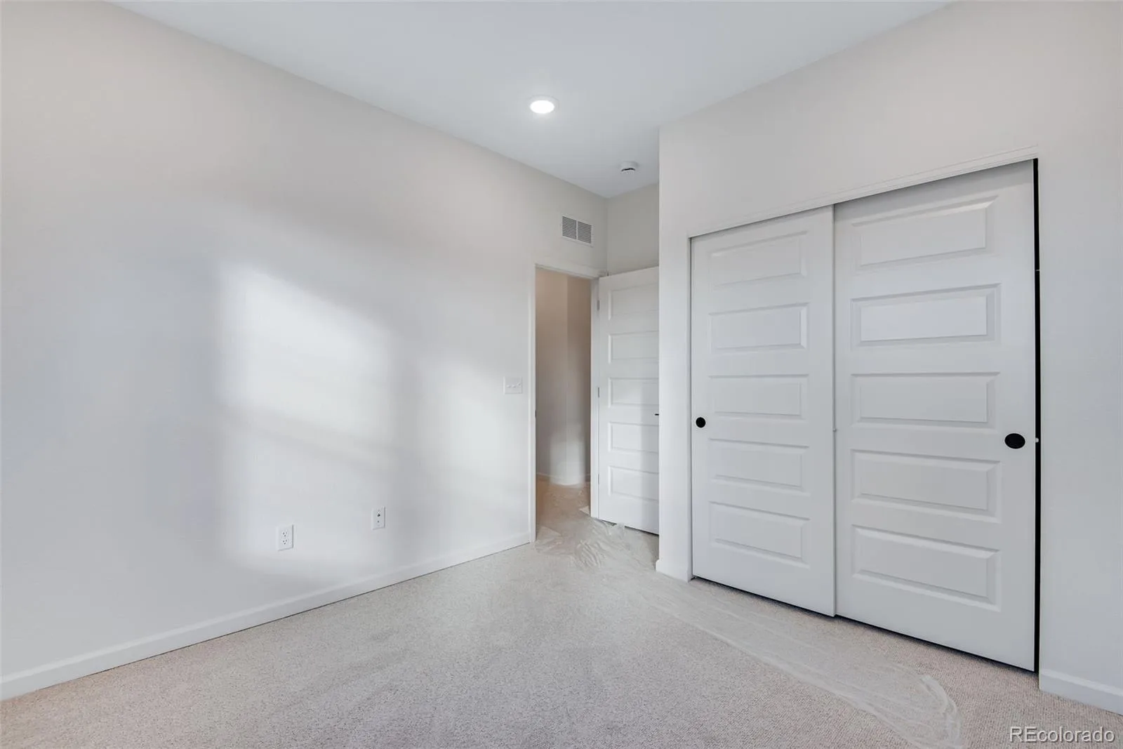 8556 Eckley Street Littleton CO 80125 | MLS #REC3613674 06092026011257 1600 39