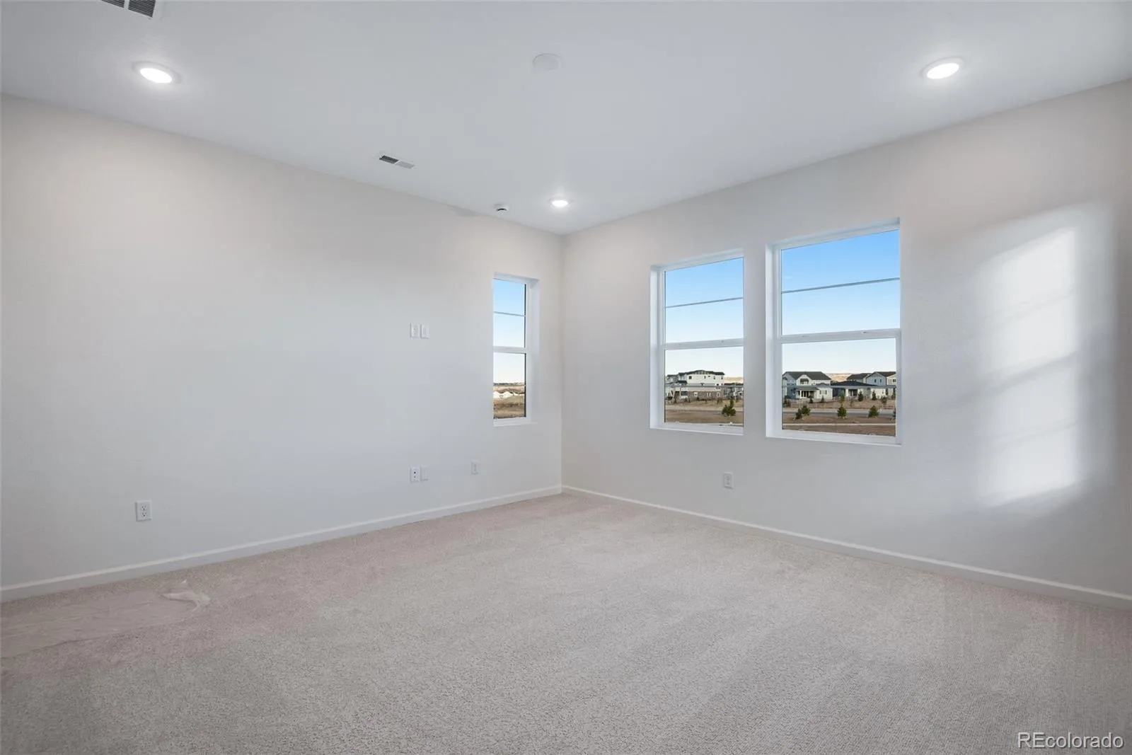 8556 Eckley Street Littleton CO 80125 | MLS #REC3613674 06092026011257 1600 43