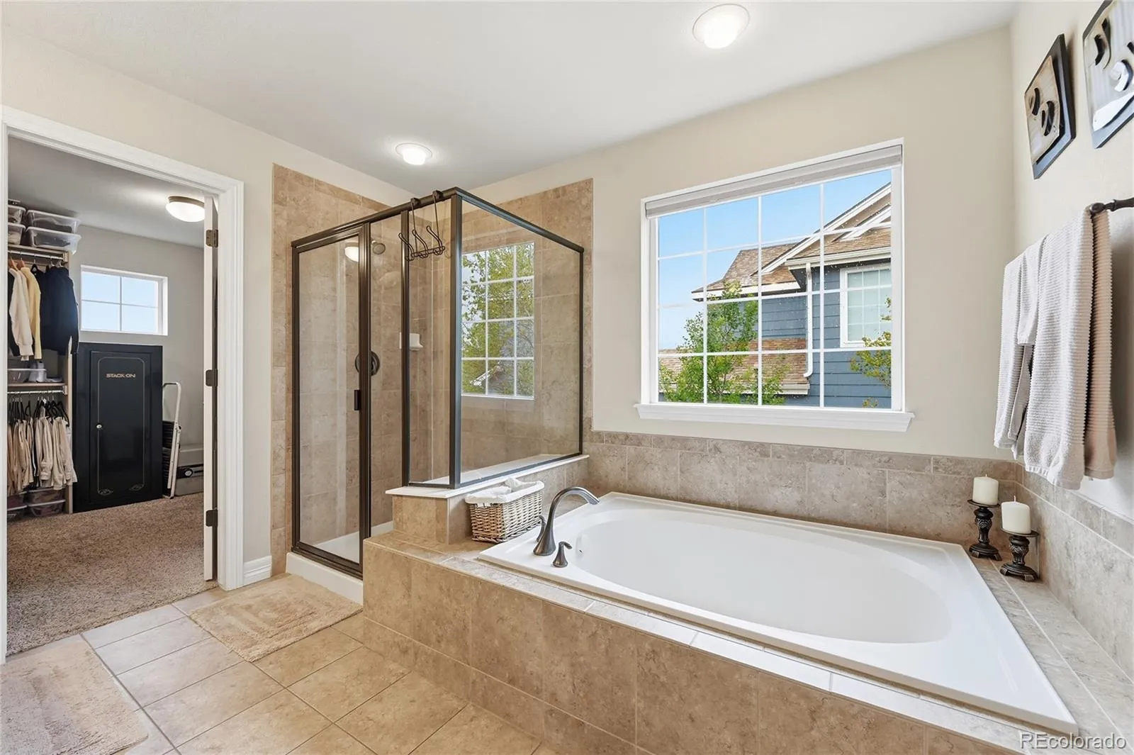 6000 S Little River Way Aurora CO 80016 MLS #REC3614393 05022026161917 1600 22