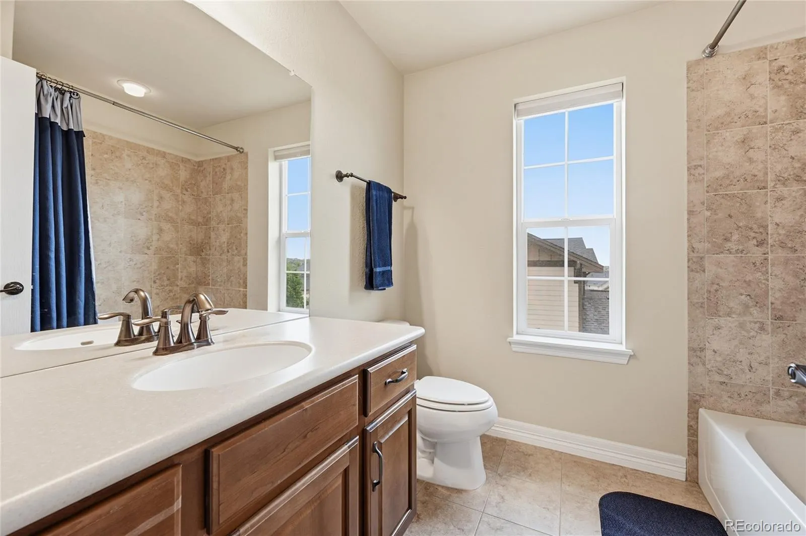 6000 S Little River Way Aurora CO 80016 MLS #REC3614393 05022026161917 1600 32
