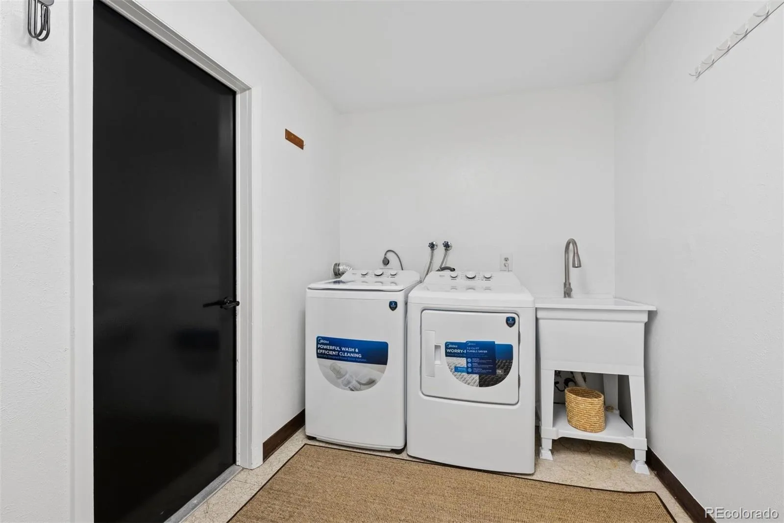 9821 E Walsh Place Denver CO 80247 | MLS #REC3614789 10172026164300 1600 19