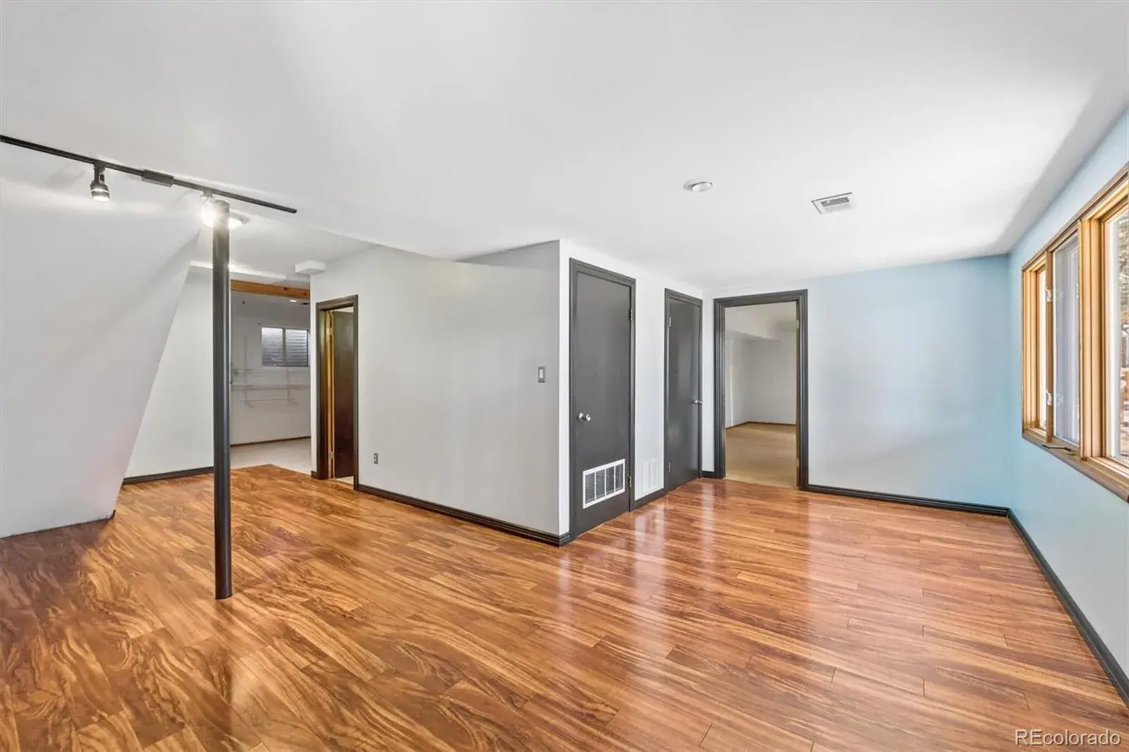 03022026184545 1600 25