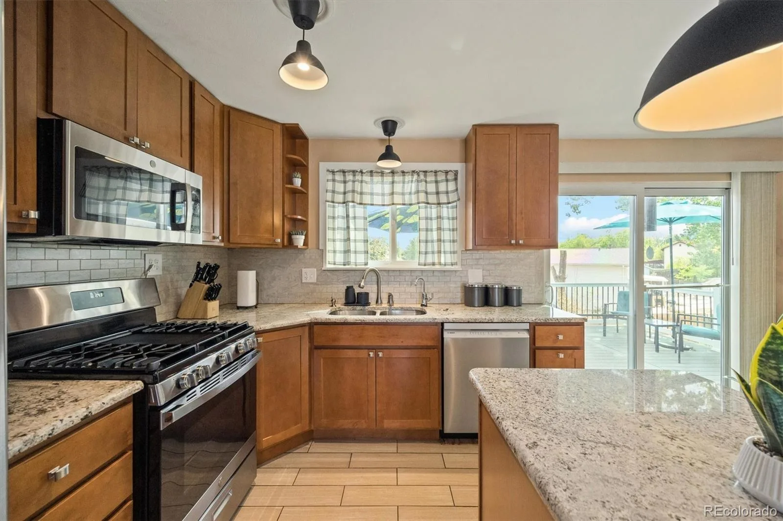 15882 E Girard Place Aurora CO 80013 | MLS #REC3623248 09302026195655 1600 7