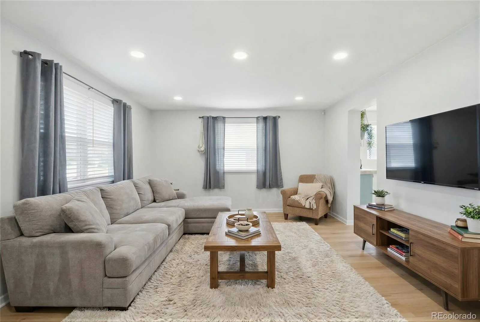 4737 S Pennsylvania Street Englewood CO 80113 | MLS #REC3629986 07112026165353 1600 3