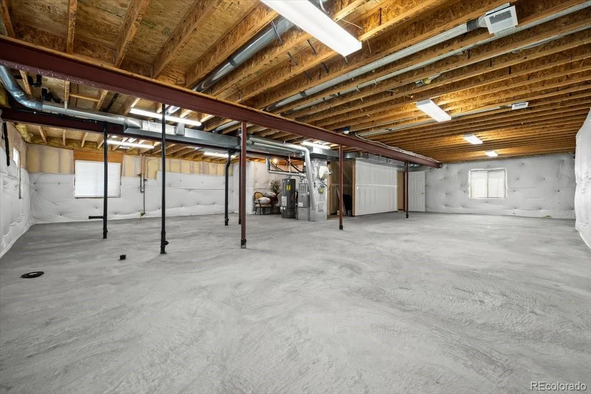 1075 Yank Street Golden CO 80401 | MLS #REC3633621 08122026160758 1200 23