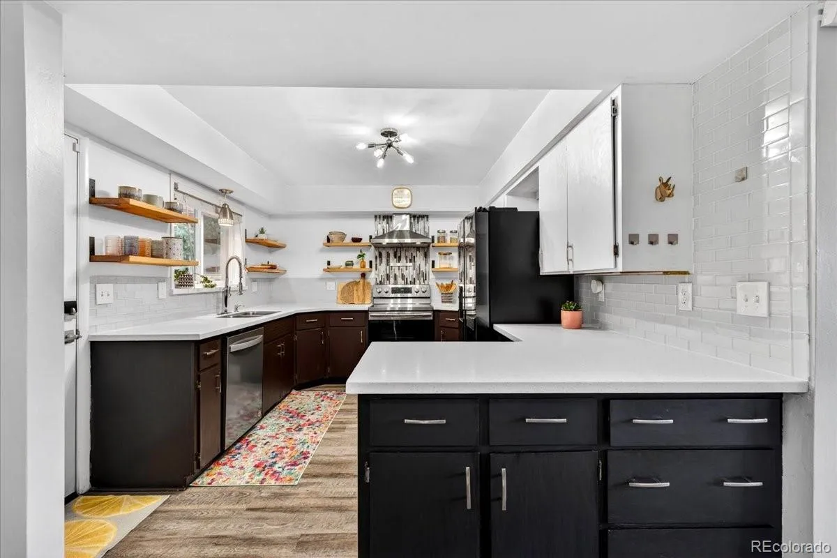 325 W Midway Boulevard Broomfield CO 80020 MLS #REC3634607 05242026213805 1200 17