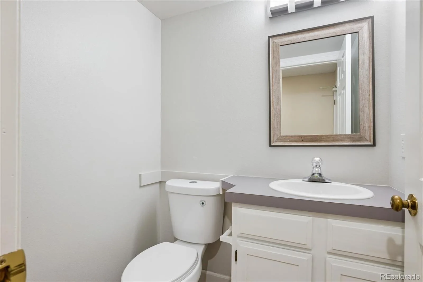 2049 E Phillips Lane Centennial CO 80122 | MLS #REC3634844 08102026193340 1600 14