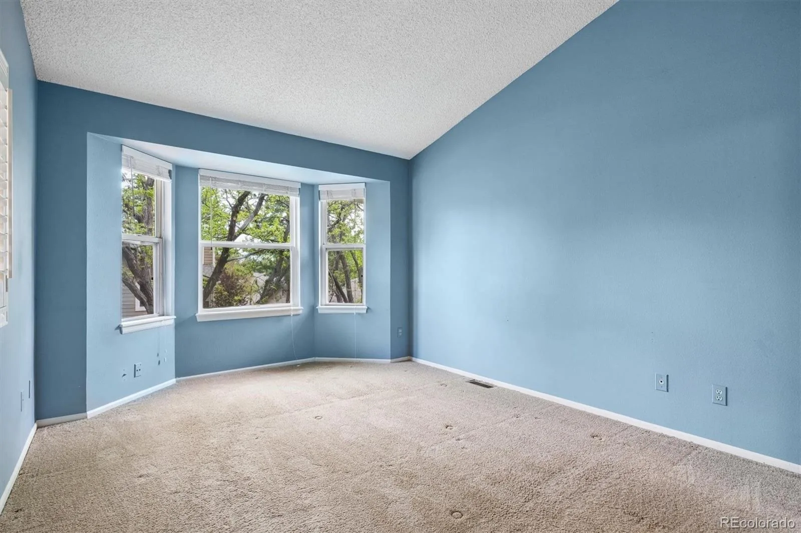 2049 E Phillips Lane Centennial CO 80122 | MLS #REC3634844 08102026193340 1600 16