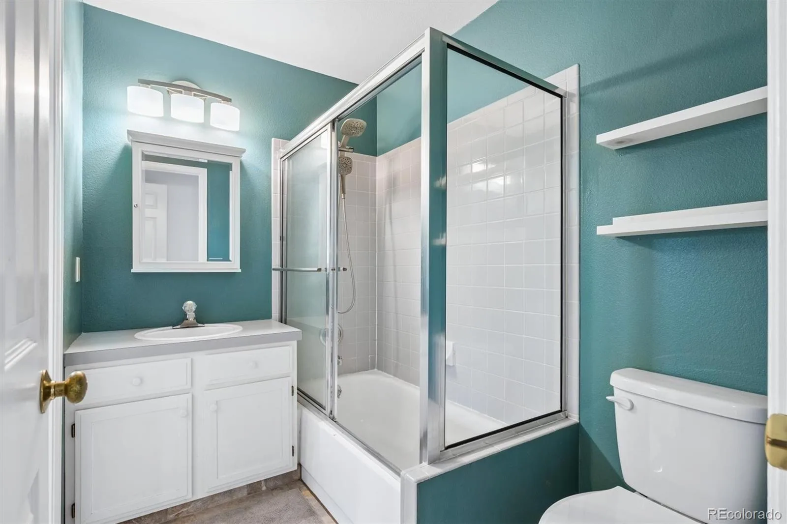 2049 E Phillips Lane Centennial CO 80122 | MLS #REC3634844 08102026193340 1600 20