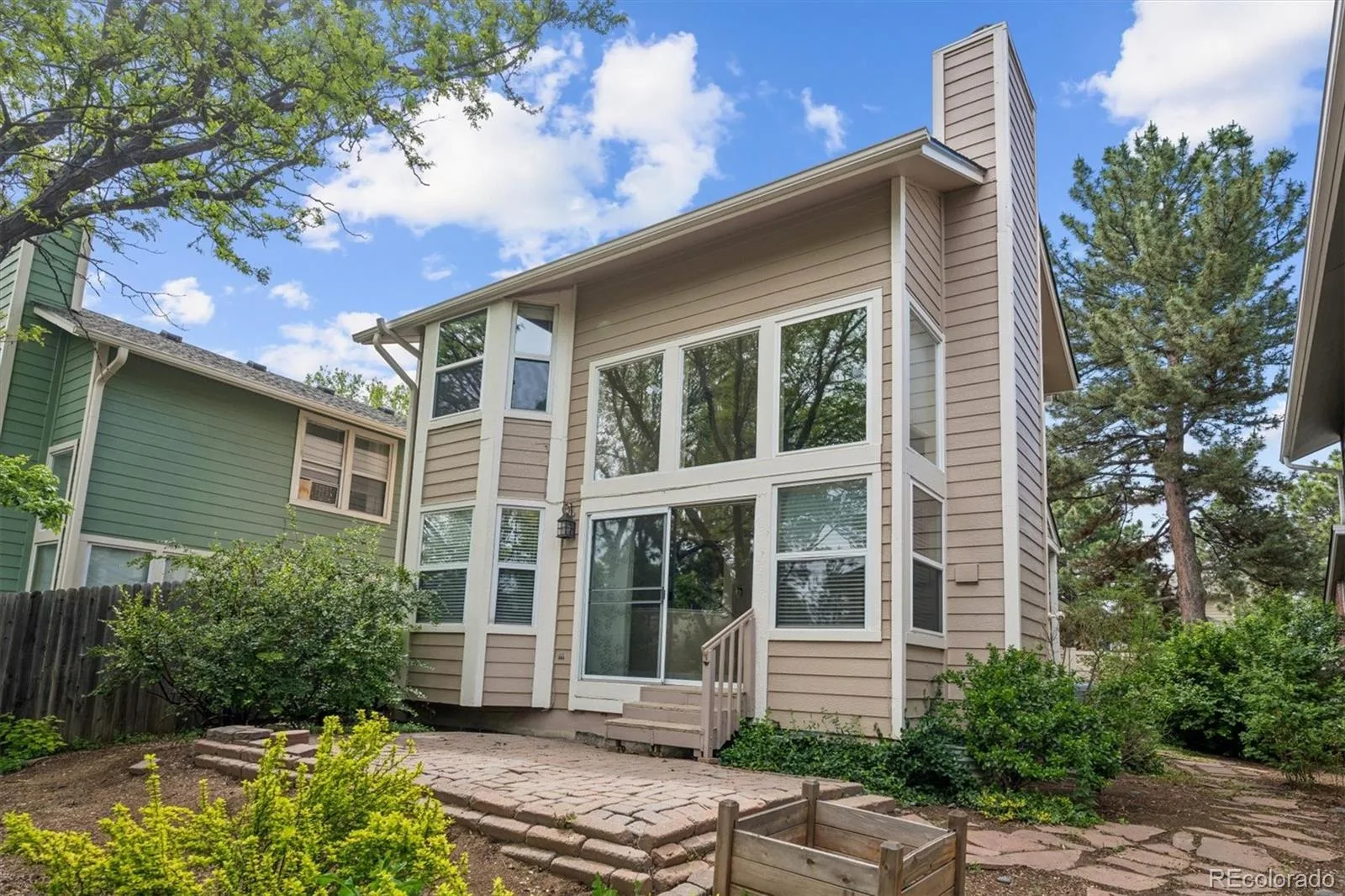 2049 E Phillips Lane Centennial CO 80122 | MLS #REC3634844 08102026193340 1600 26