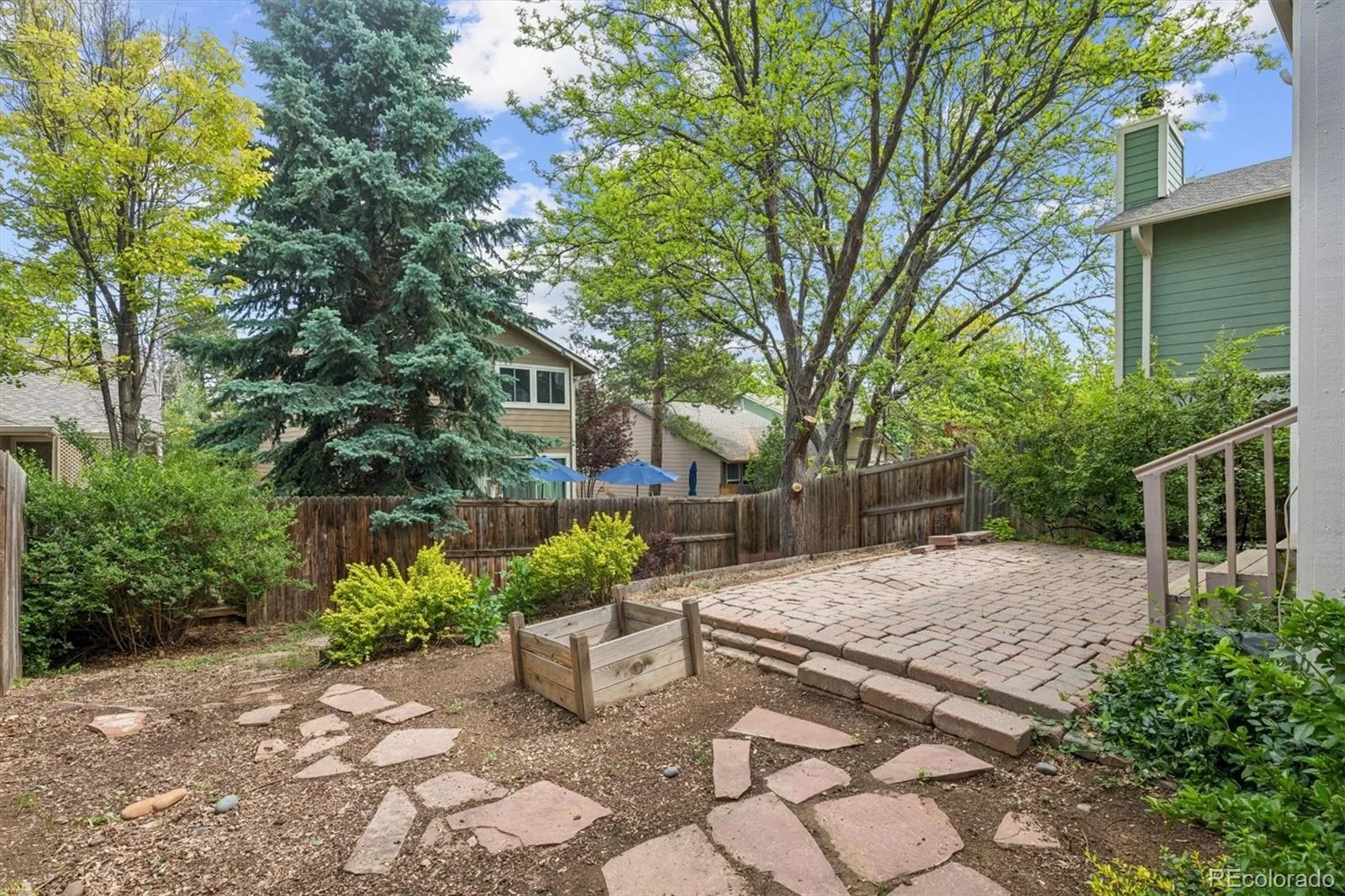 2049 E Phillips Lane Centennial CO 80122 | MLS #REC3634844 08102026193340 1600 27