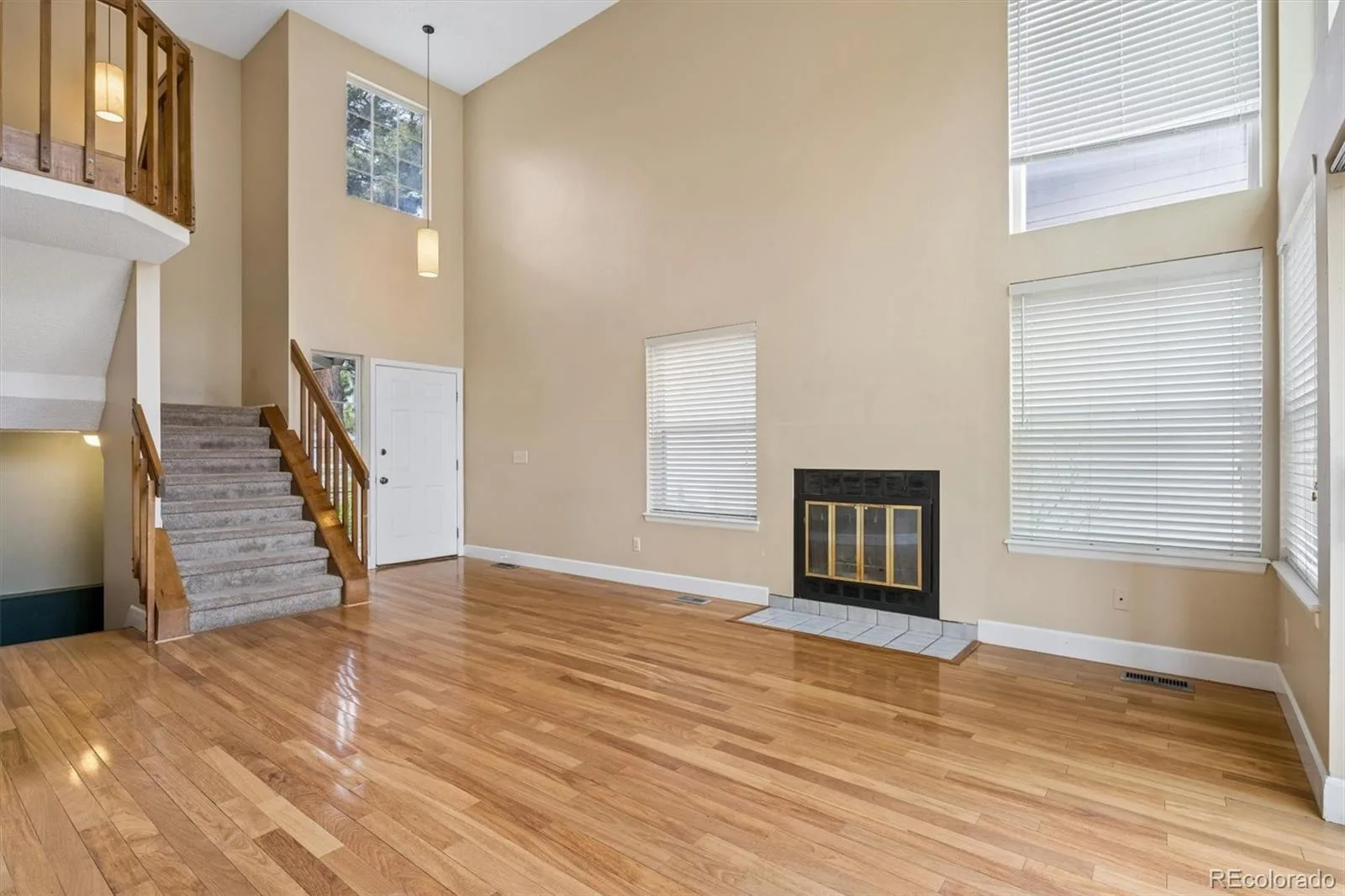 2049 E Phillips Lane Centennial CO 80122 | MLS #REC3634844 08102026193340 1600 6