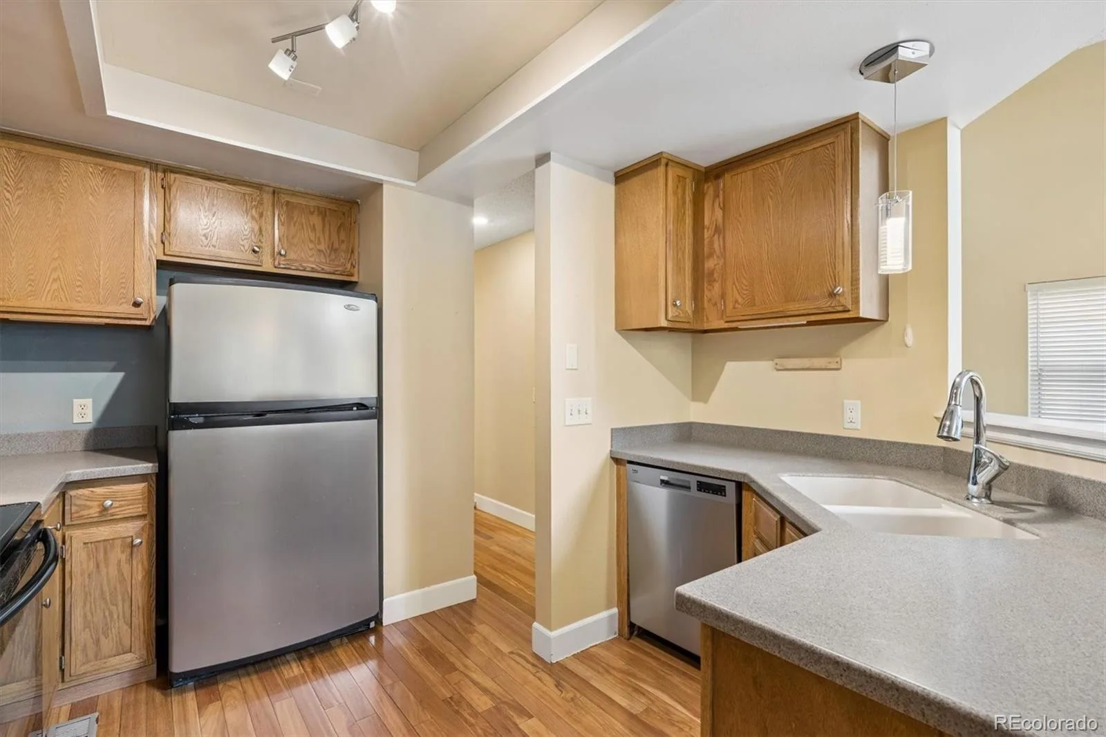 2049 E Phillips Lane Centennial CO 80122 | MLS #REC3634844 08102026193340 1600 8