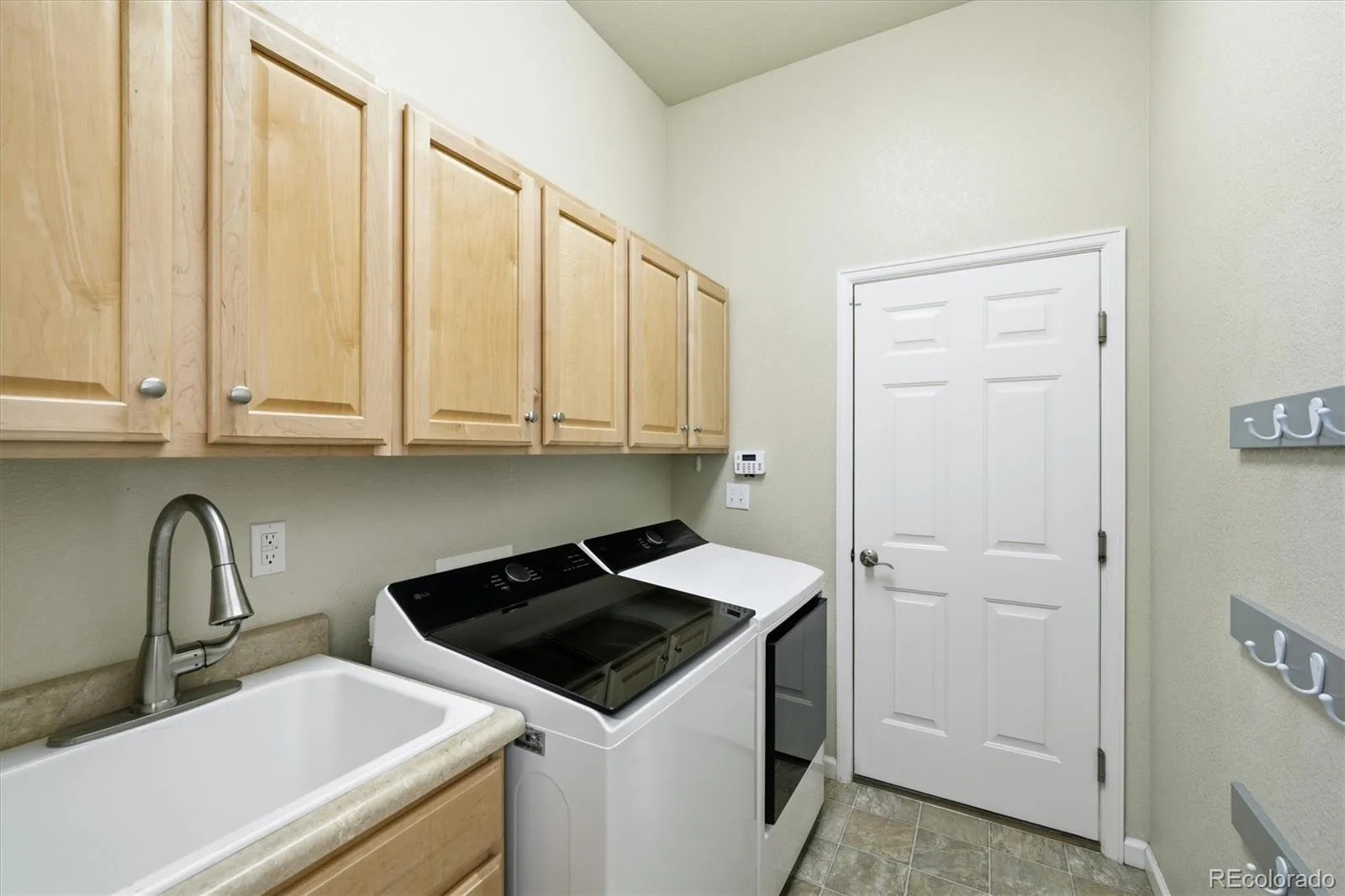 731 Briar Haven Drive Castle Pines CO 80108 | MLS #REC3636679 09012026053631 1600 21