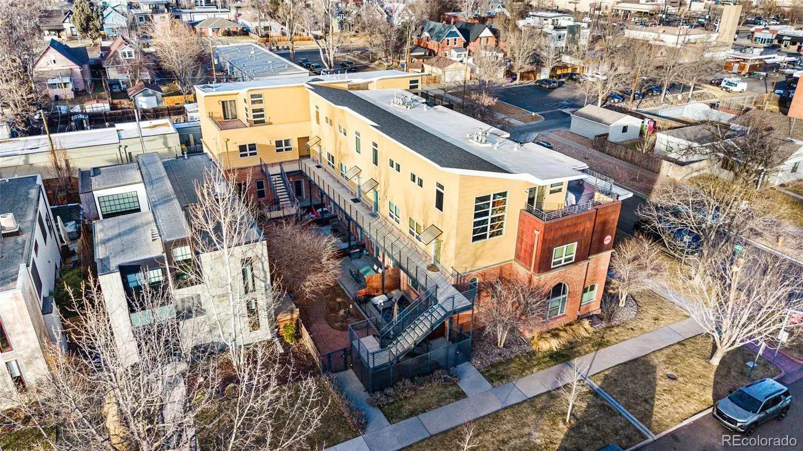 02082026053347 1600 32