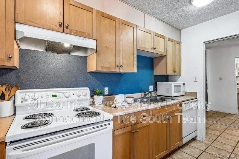 2500 S York Street #213 Denver CO 80210 | MLS #REC3636810 10122026225822 800 3